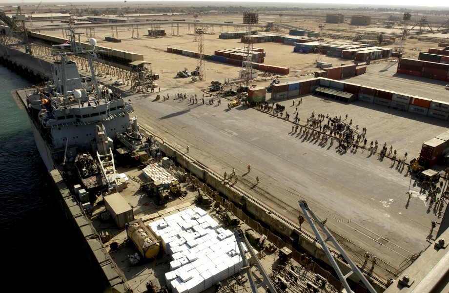 US Navy 030328-N-3783H-477 The Royal Fleet Auxiliary, Landing Ship Logistic RFA Sir Galahad (L 3005) arrives in the Iraqi port city of Umm Qsar