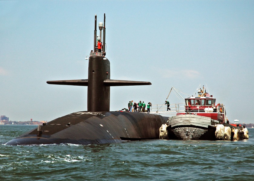 US Navy 060331-N-1464F-009 The guided-missile submarine USS Florida (SSGN 728) arrives at Naval Station Norfolk to make a brief stop for passengers during sea trials off the coast of Virginia