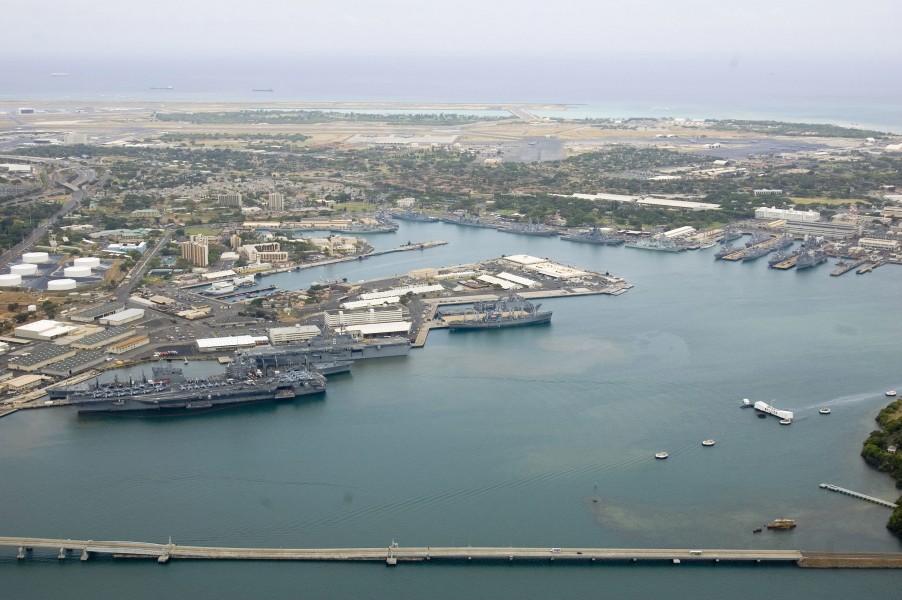 US Navy 060701-N-8157C-291 An aerial view of ships involved with Rim of the Pacific (RIMPAC) 2006