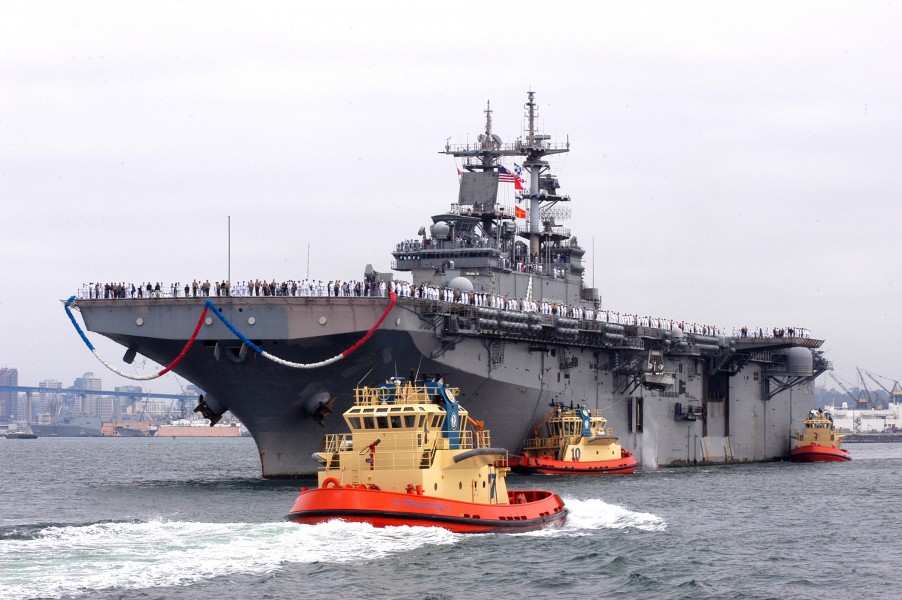 US Navy 070531-N-8327R-095 Amphibious assault ship USS Boxer (LHA 4) prepares to dock into her homeport of San Diego