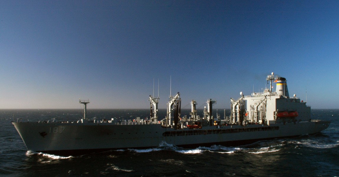 US Navy 071020-N-1229B-121 The Military Sealift Command fleet replenishment oiler USNS Henry J. Kaiser (T-AO 187) transit alongside the Nimitz-class aircraft carrier USS Abraham Lincoln (CVN 72)