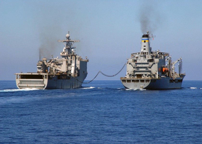 US Navy 080621-N-2838W-027 The amphibious dock landing ship USS Ashland (LSD 48) receives fuel from the Military Sealift Command fleet replenishment oiler USNS Big Horn (T-AO 198)