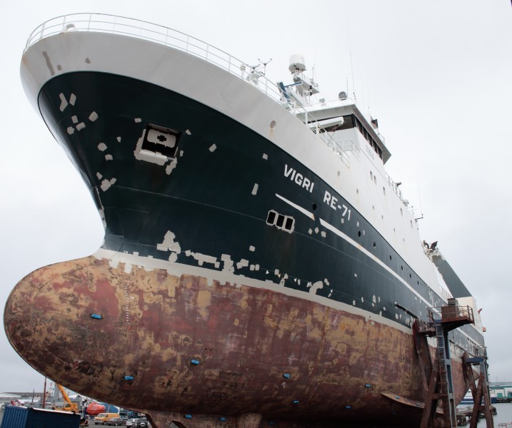 Vigri RE-71 in Drydock for Repainting - Reykjavík 2011