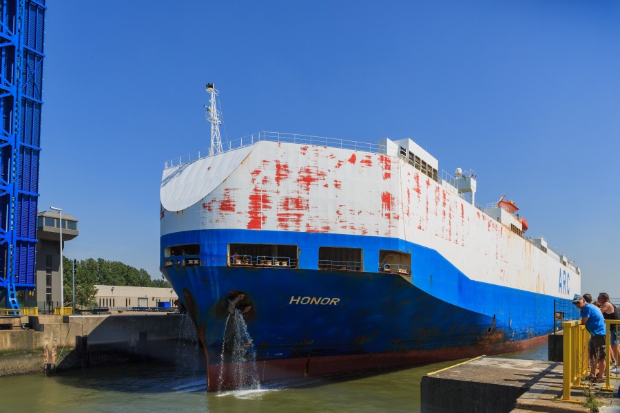 Zeebrugge Belgium Car-Carrier-HONOR-leaving-Pierre-Vandamme-Lock-01