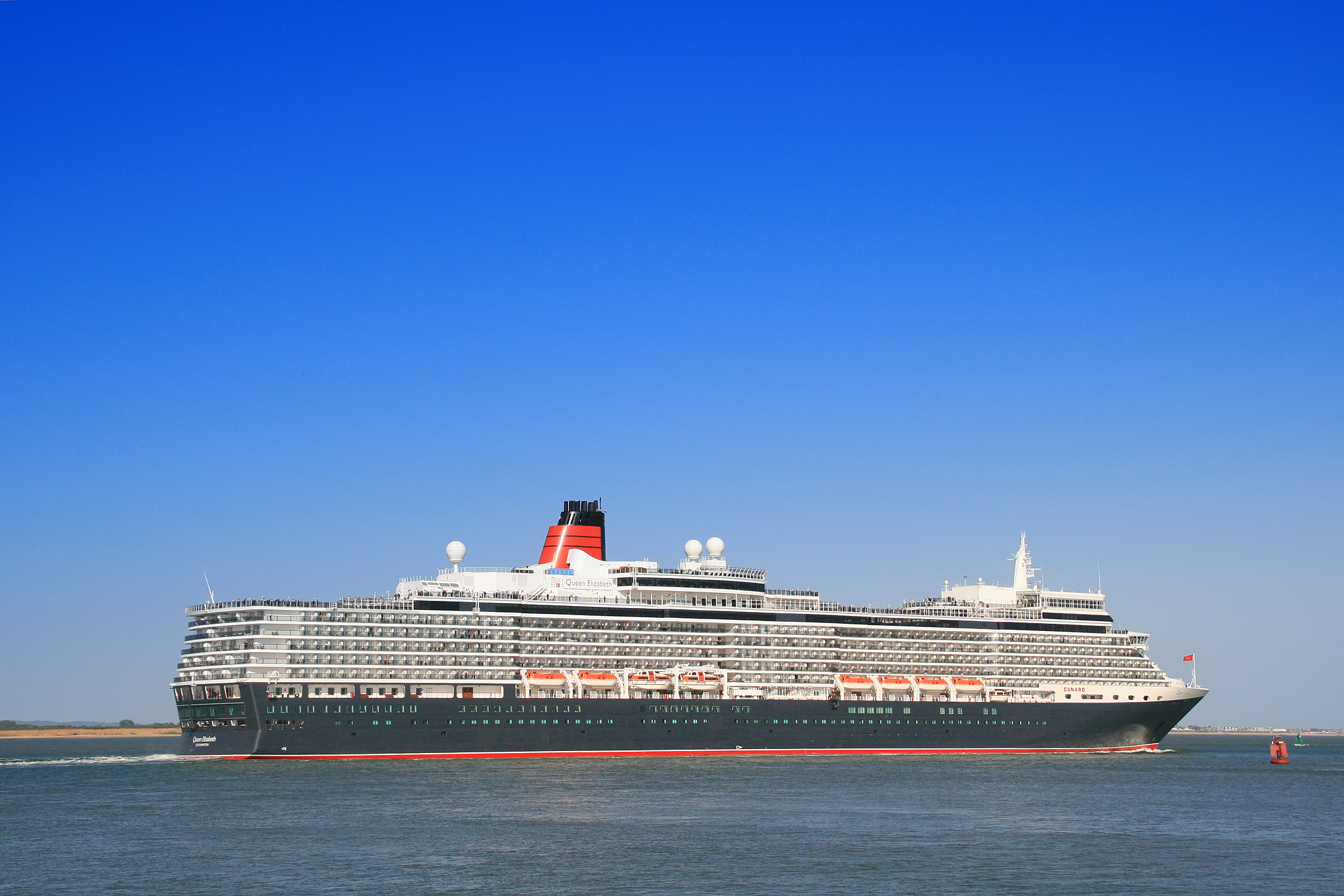 Queen Elizabeth liner-2