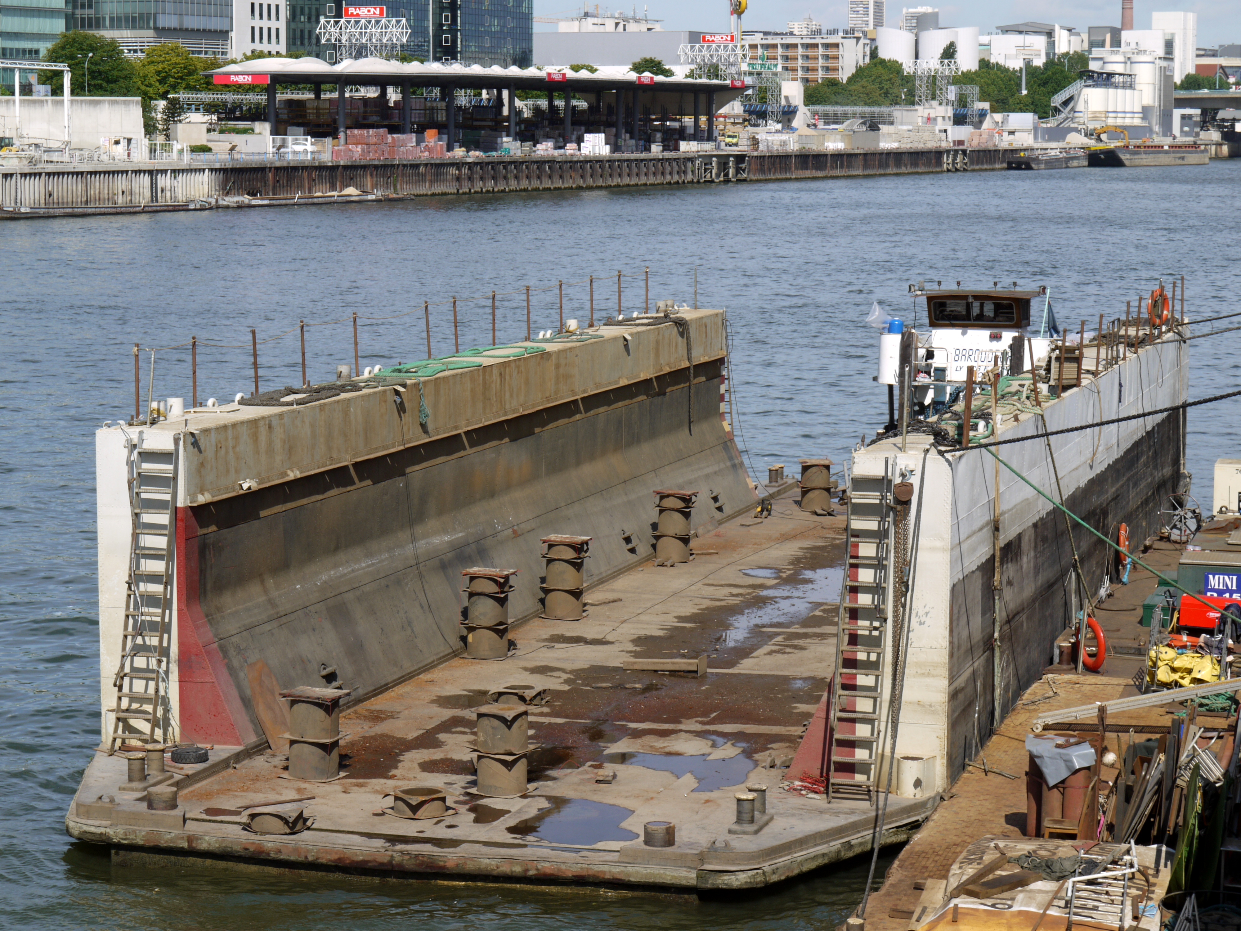 River floating dry dock P1050226