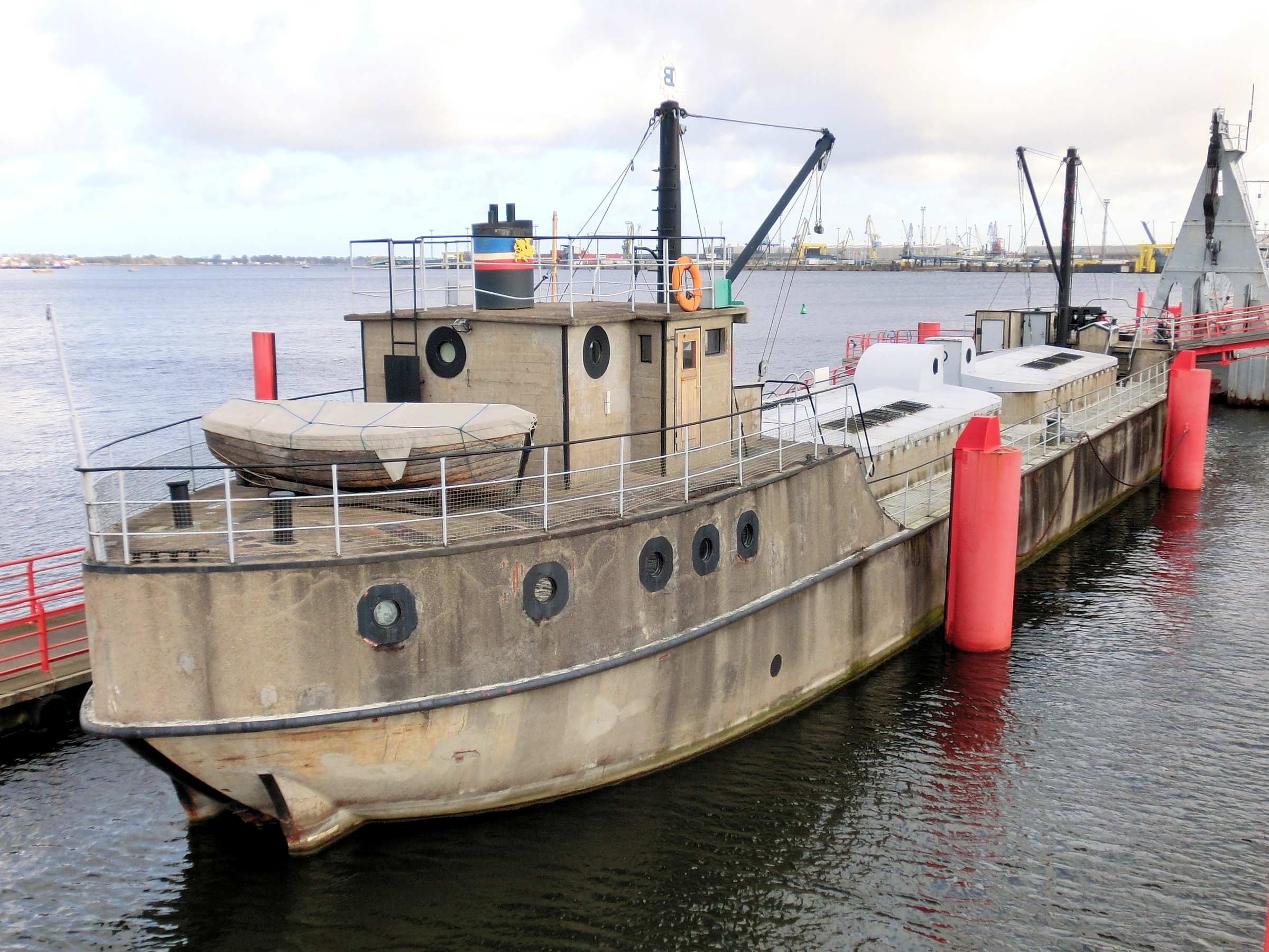 Rostock Betonschiff Capella1 2011-10-12