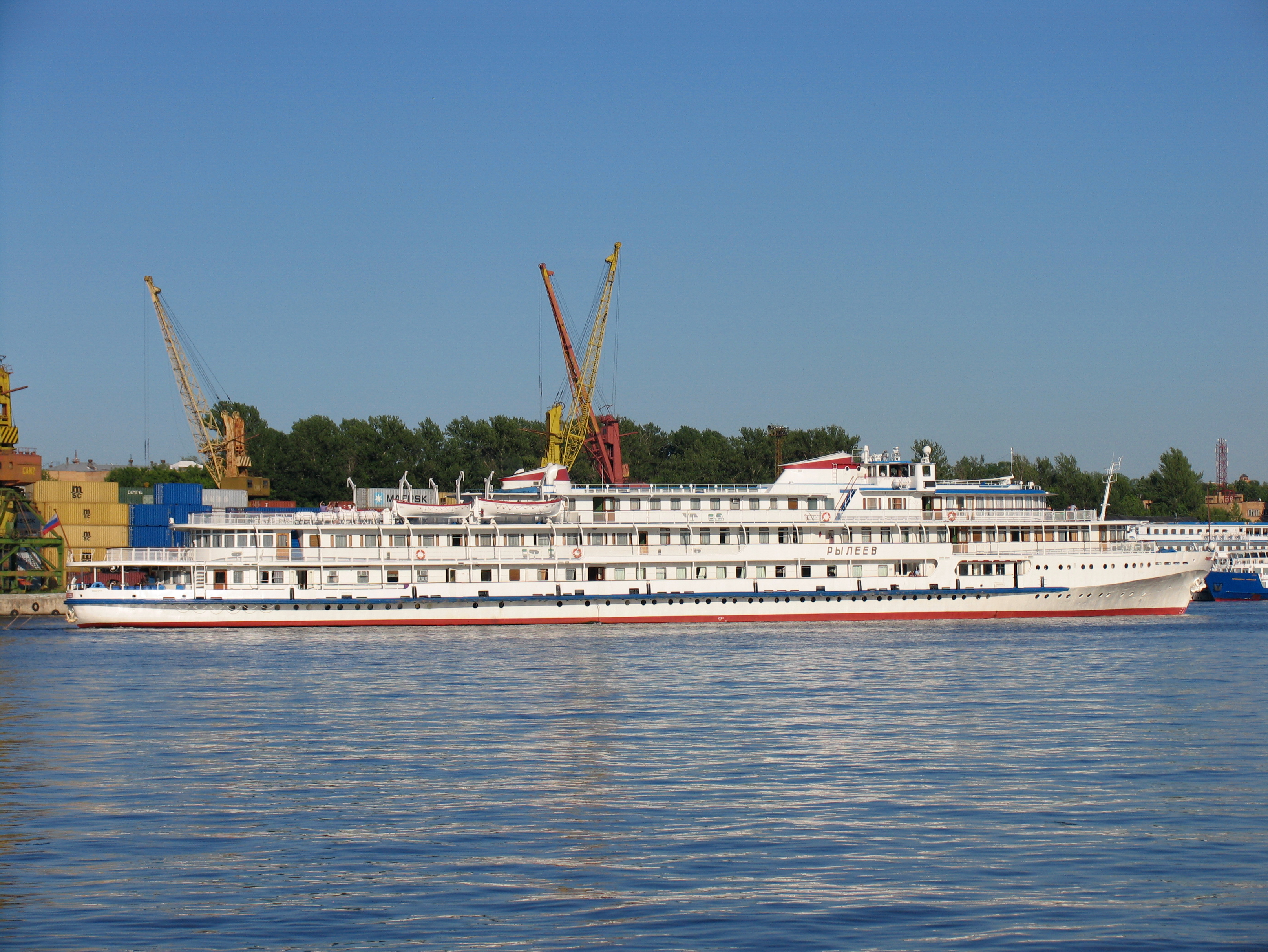 Ryleev on Khimki Reservoir 17-jun-2012 02