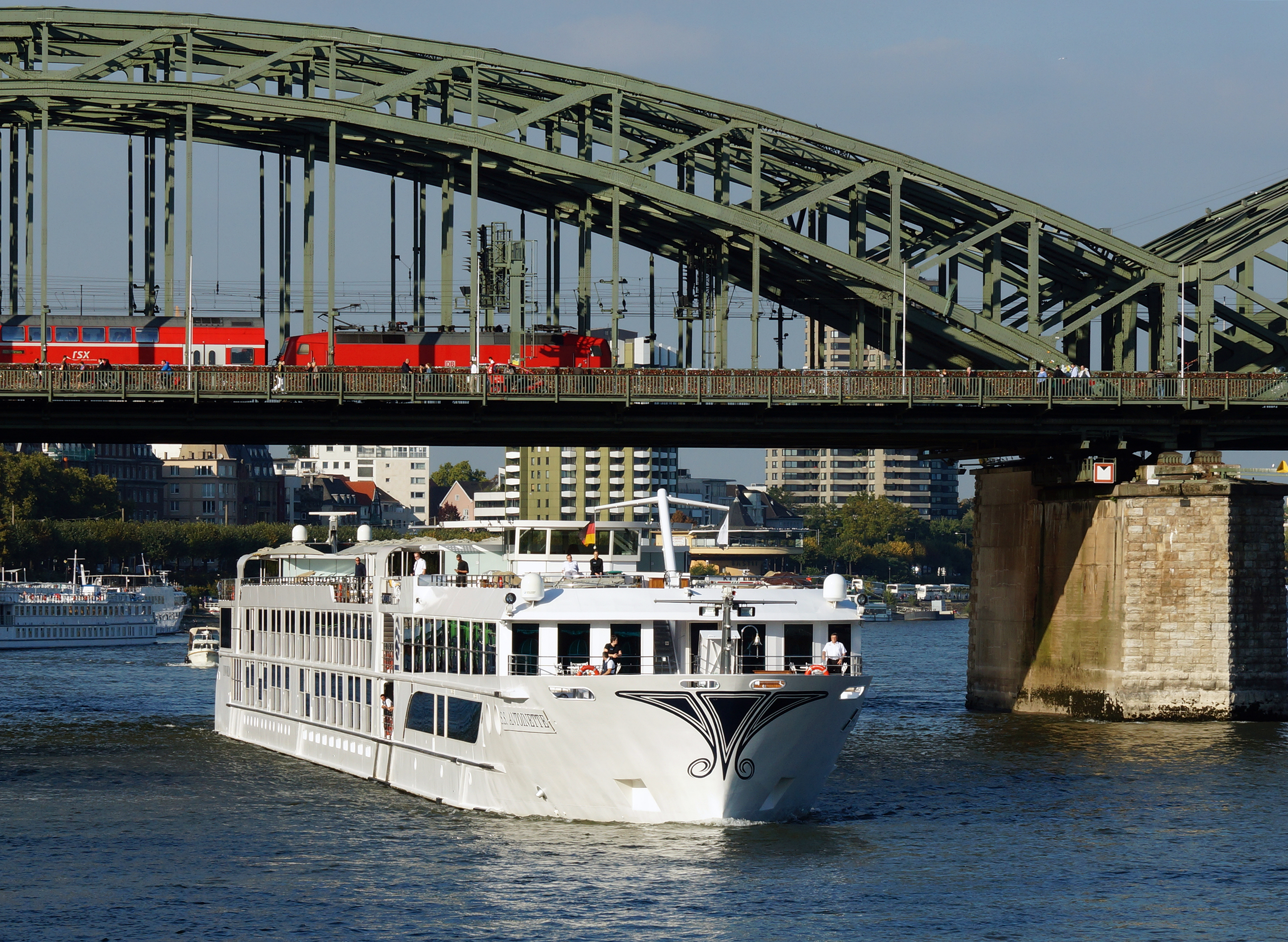 S.S. Antoinette (ship, 2011) 019