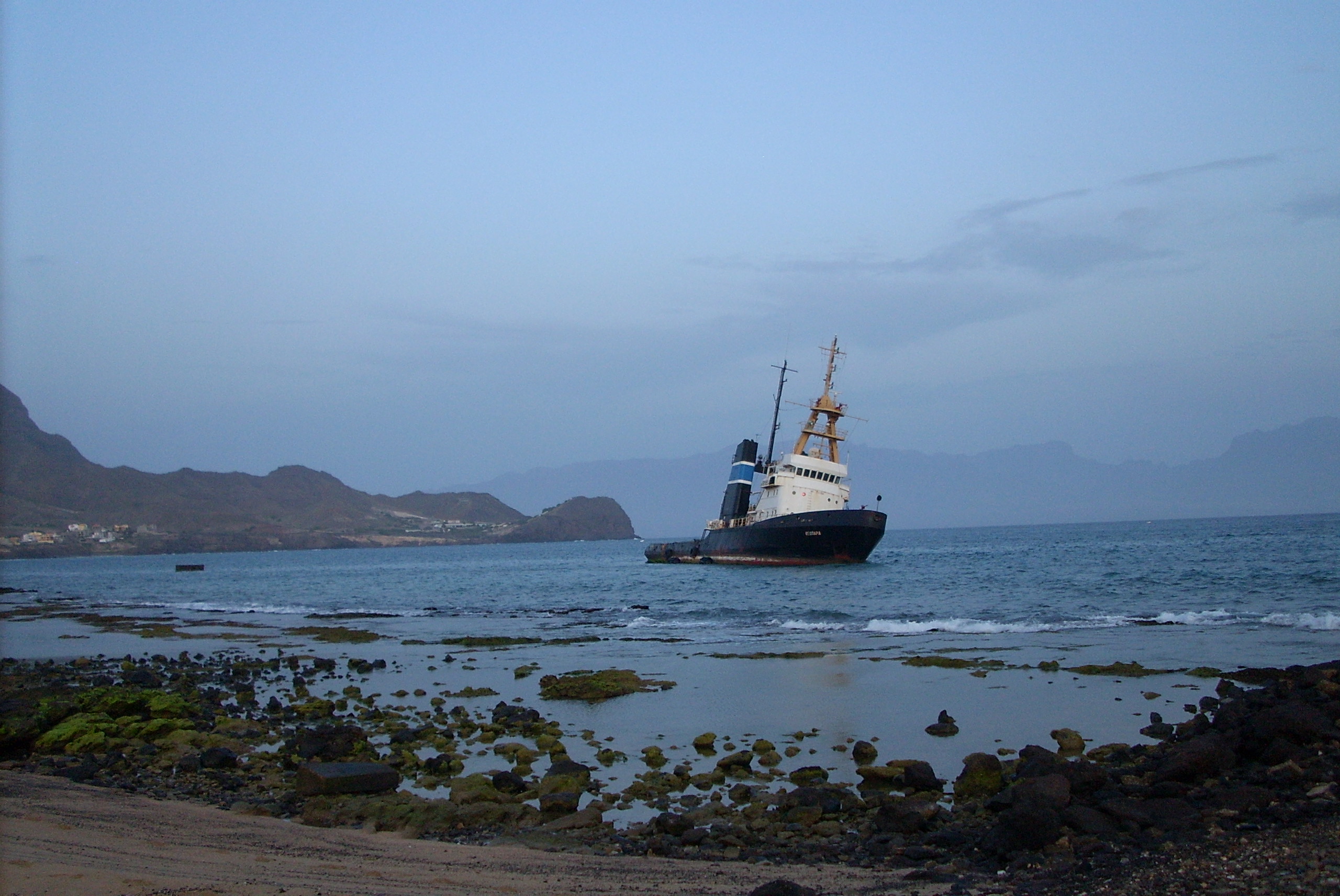 Salvage tug Leopard grounded