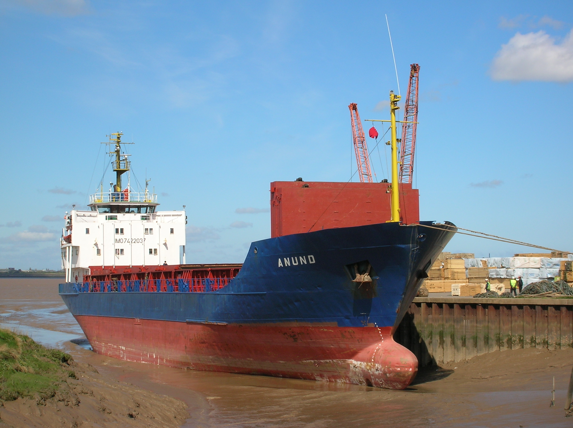 Ship Anund in Barrow Haven (port) - Photo taken at low tide - 28 April 2006