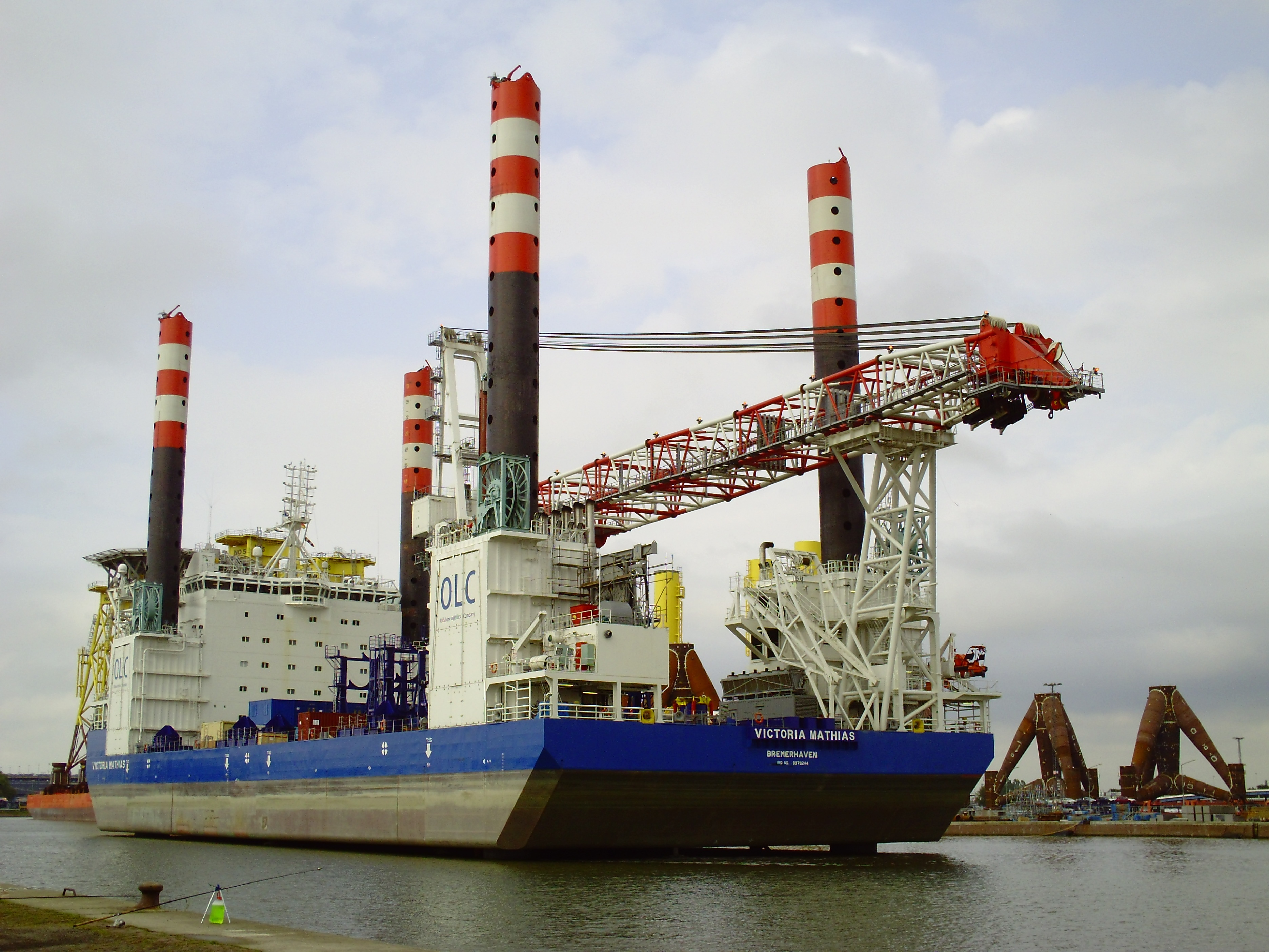 Ship Victoria Mathias (2)