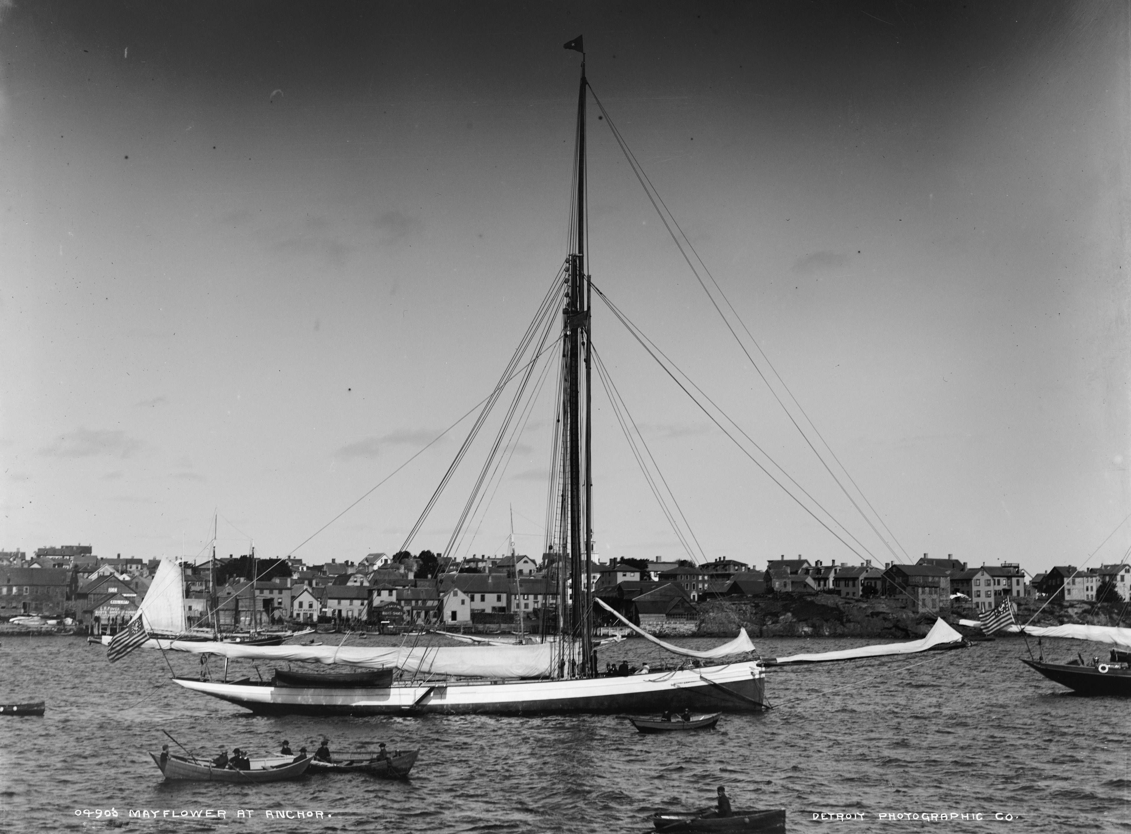 Sloop Mayflower-1