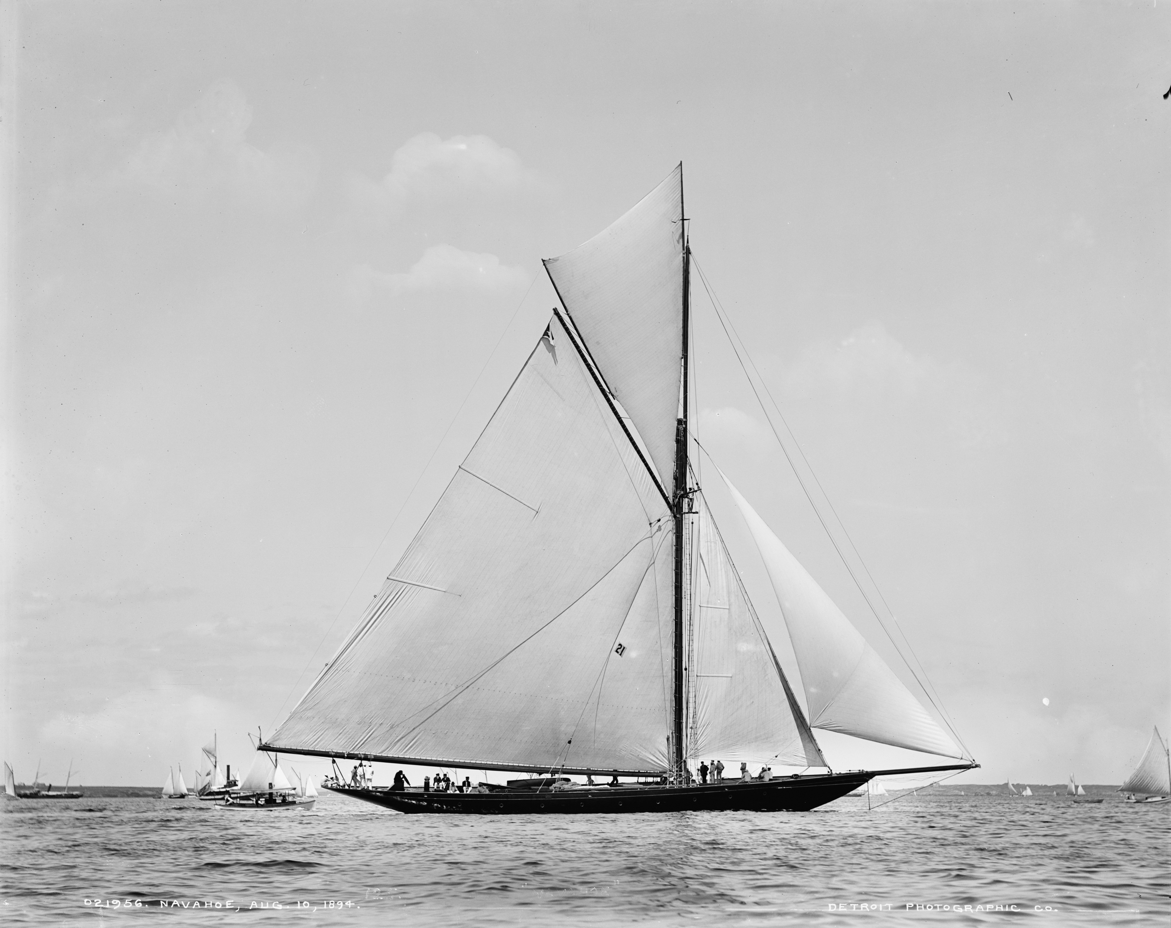 Sloop Navahoe-1