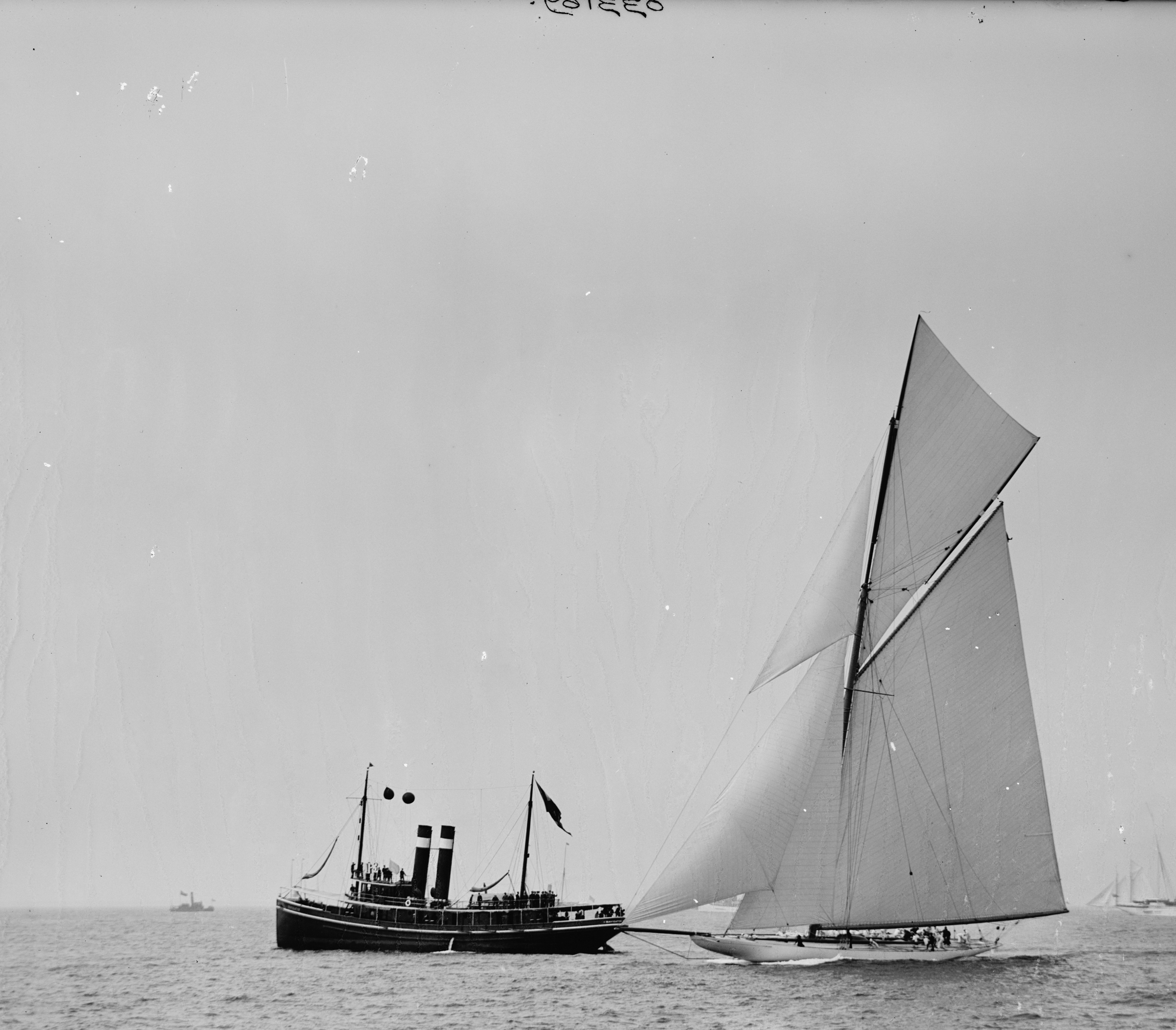Sloop Reliance-10
