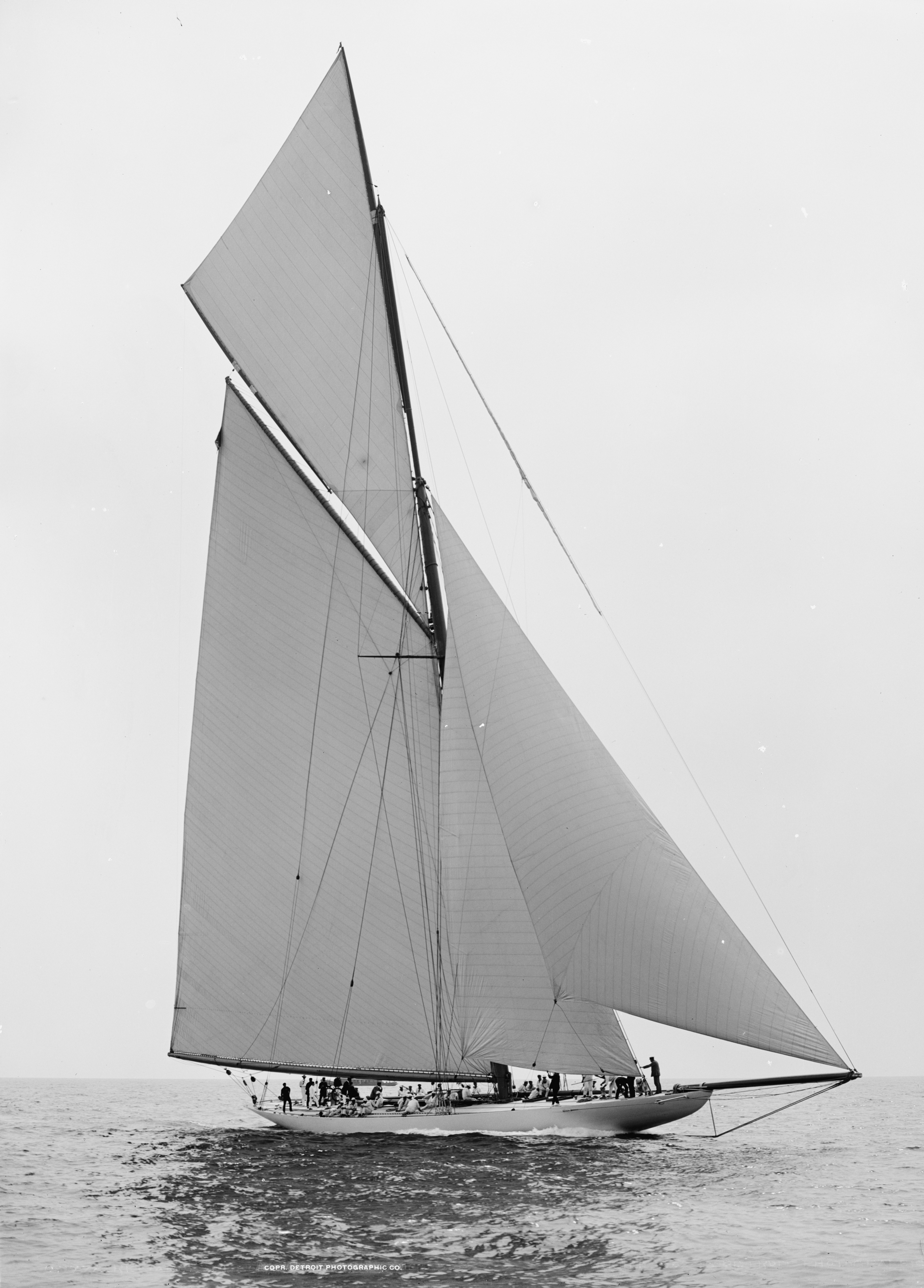 Sloop Reliance-4