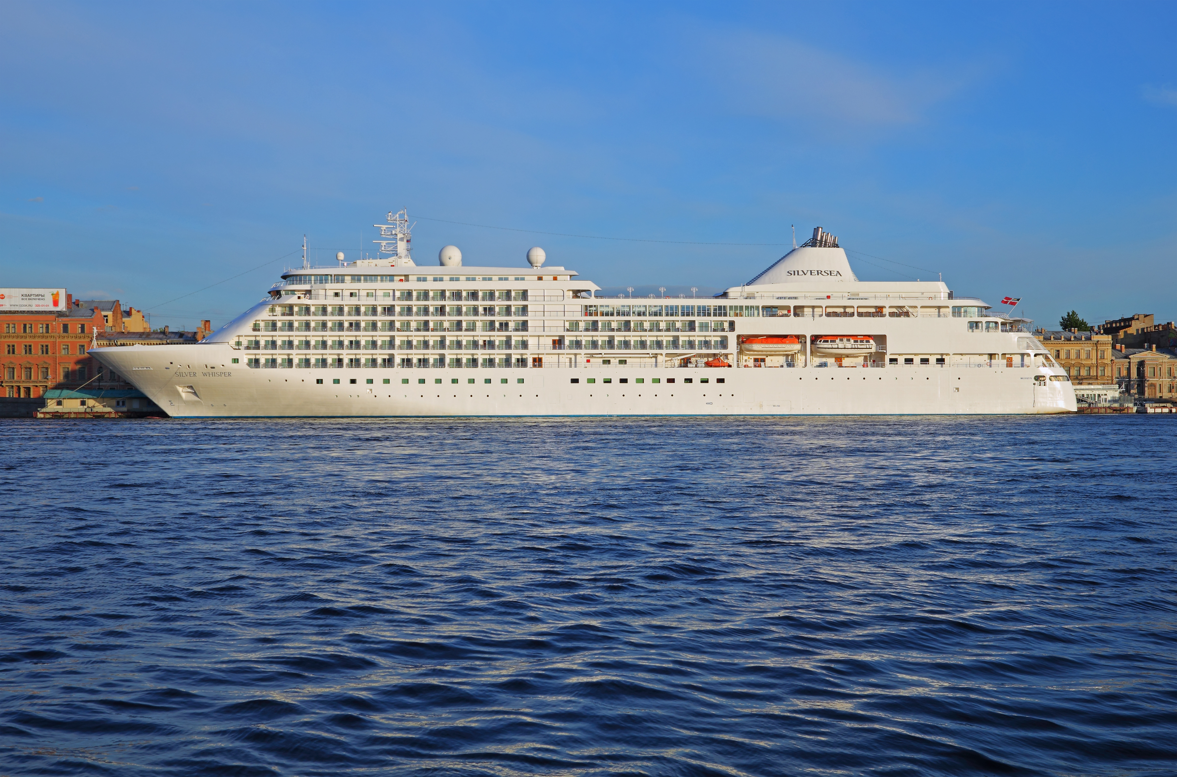 Spb Evening MV Silver Whisper at English Embankment