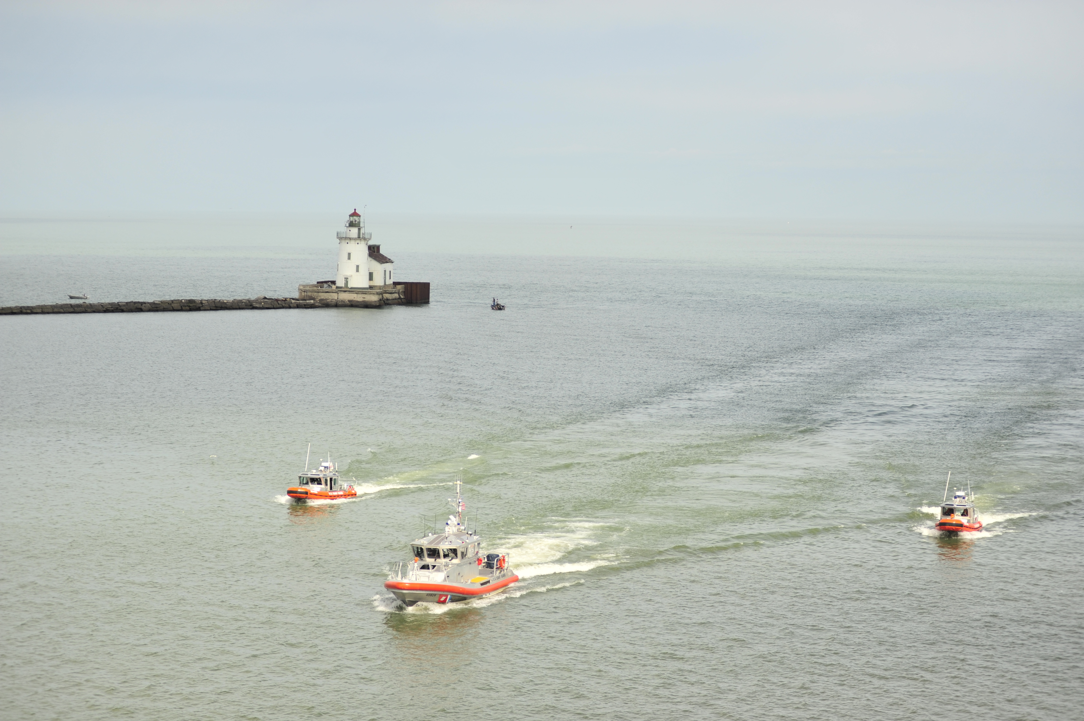 Station Cleveland Harbor Boat Operations 120504-G-YY811-057