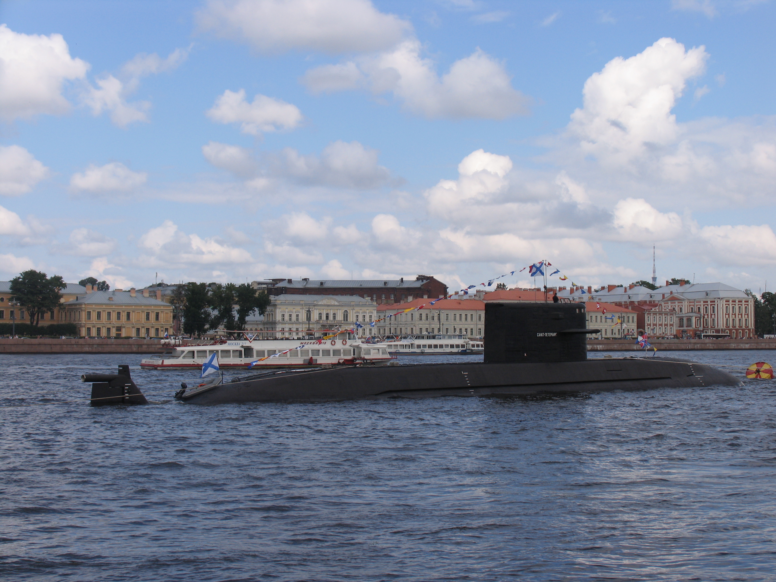 Submarine B-585 Sankt-Peterburg in SPb 2011 (4)