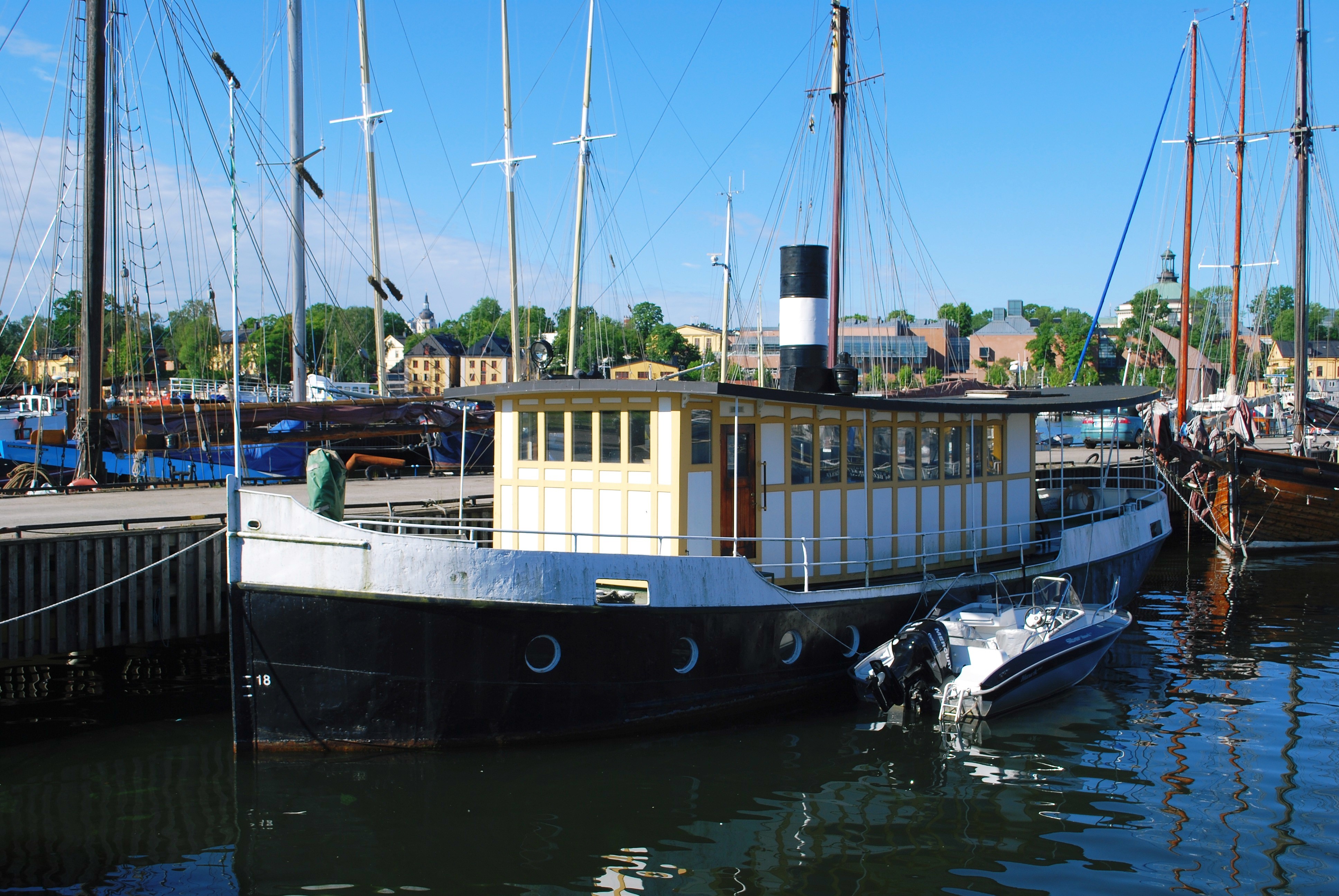 Swedish tender (5721367547)