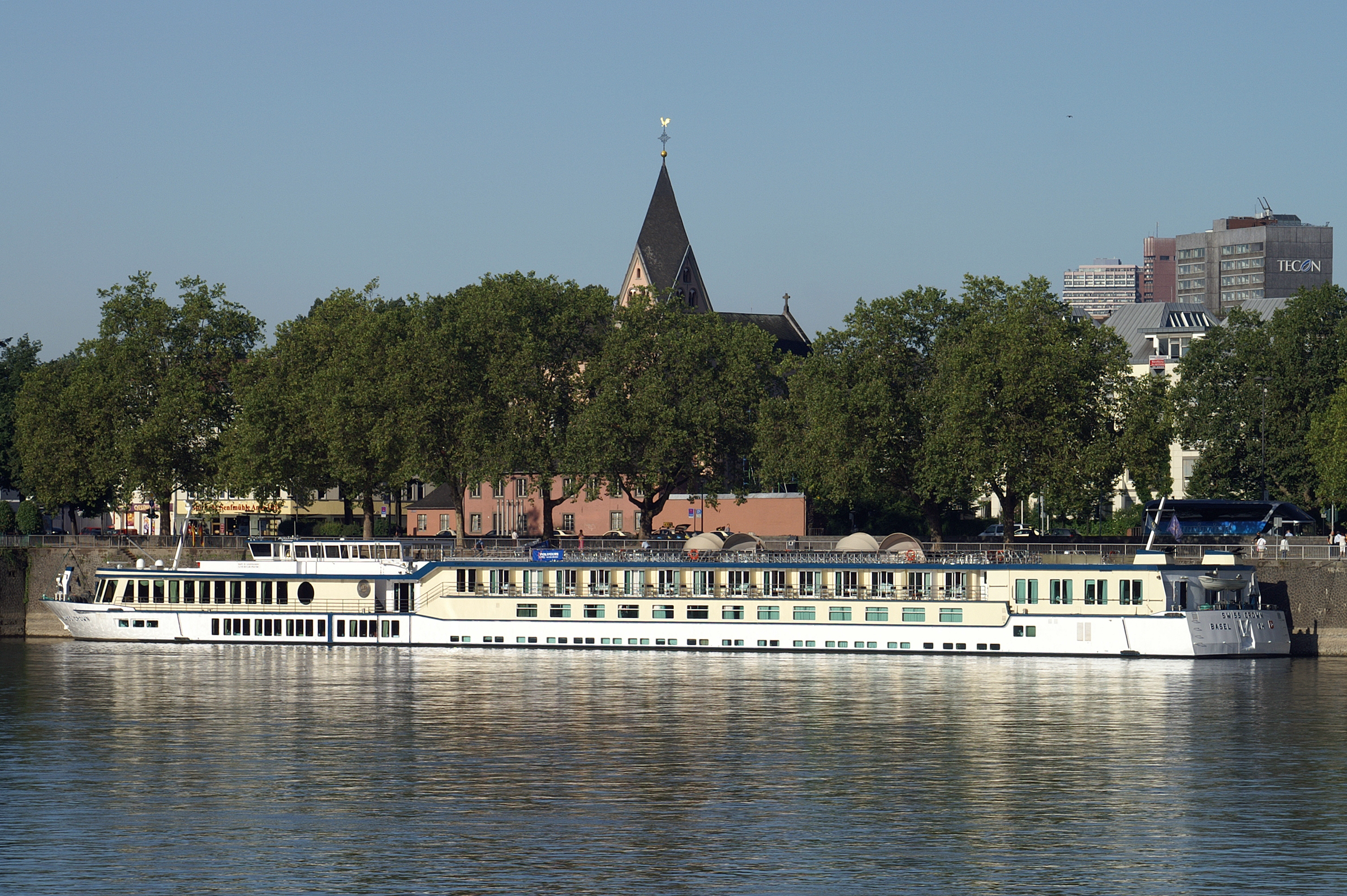 Swiss Crown (ship, 2000) 005