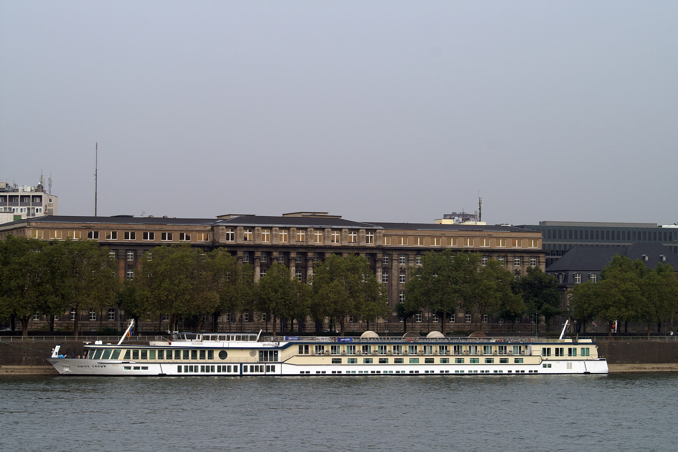 Swiss Crown (ship, 2000) 007