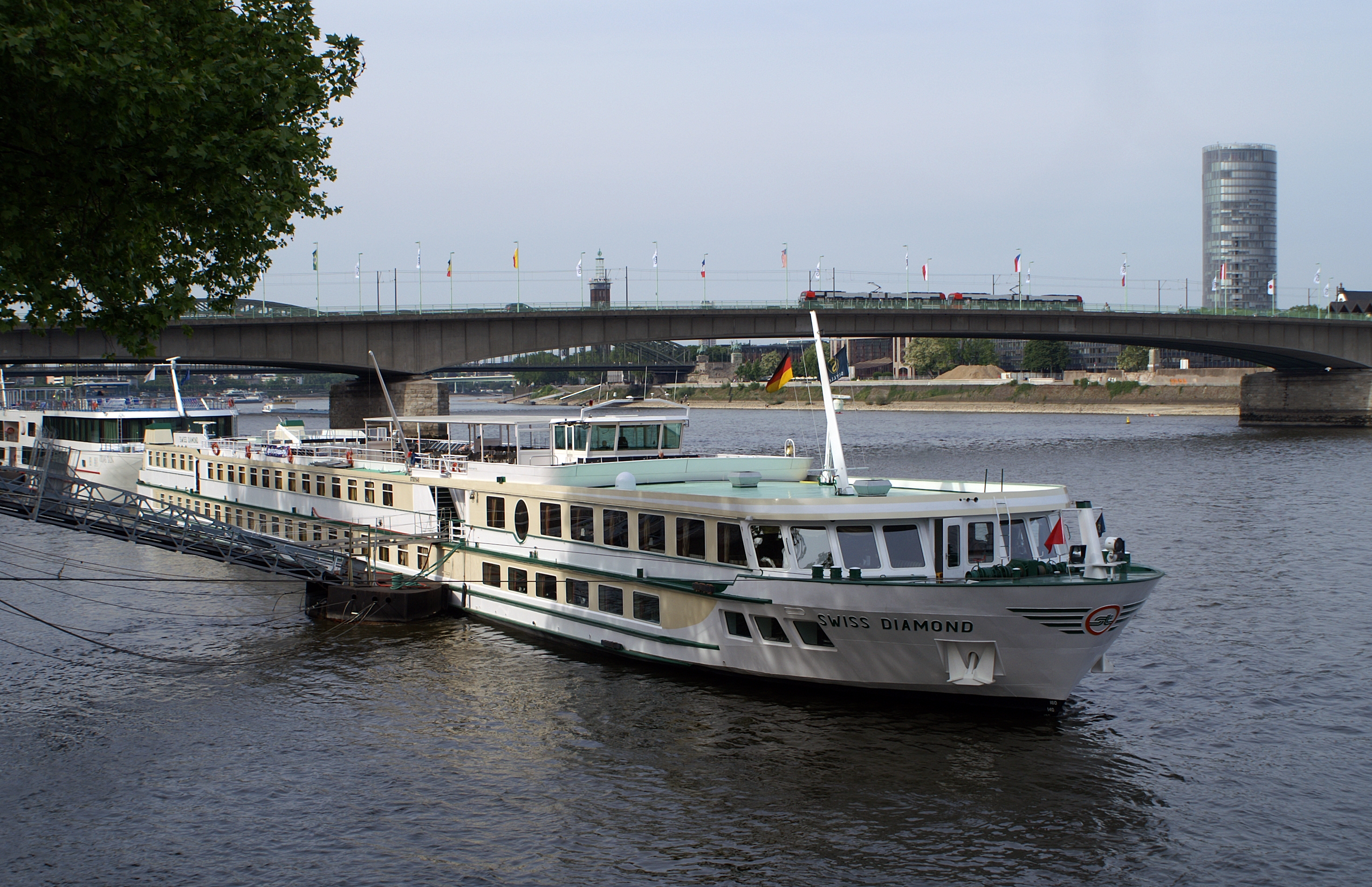 Swiss Diamond (ship, 1994) 010