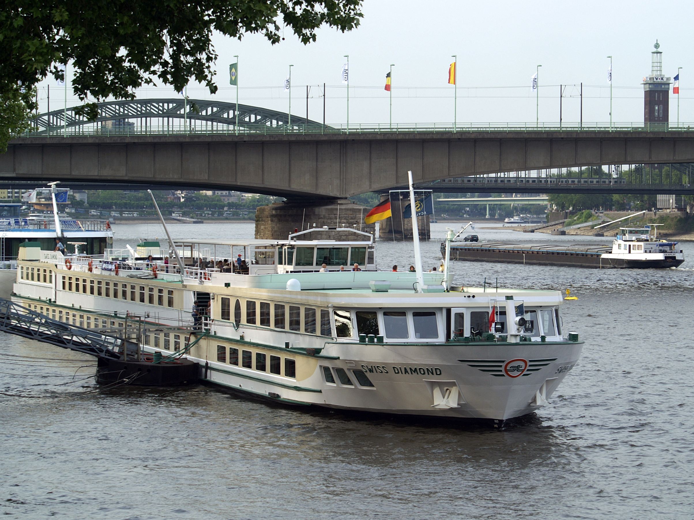 Swiss Diamond (ship, 1994) 011