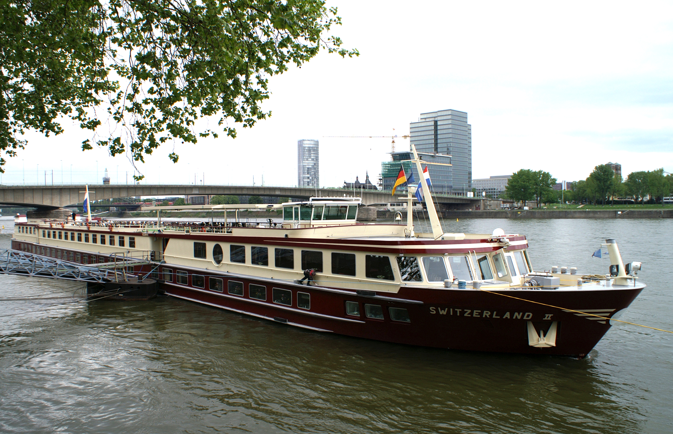 Switzerland II (ship 1991) 008