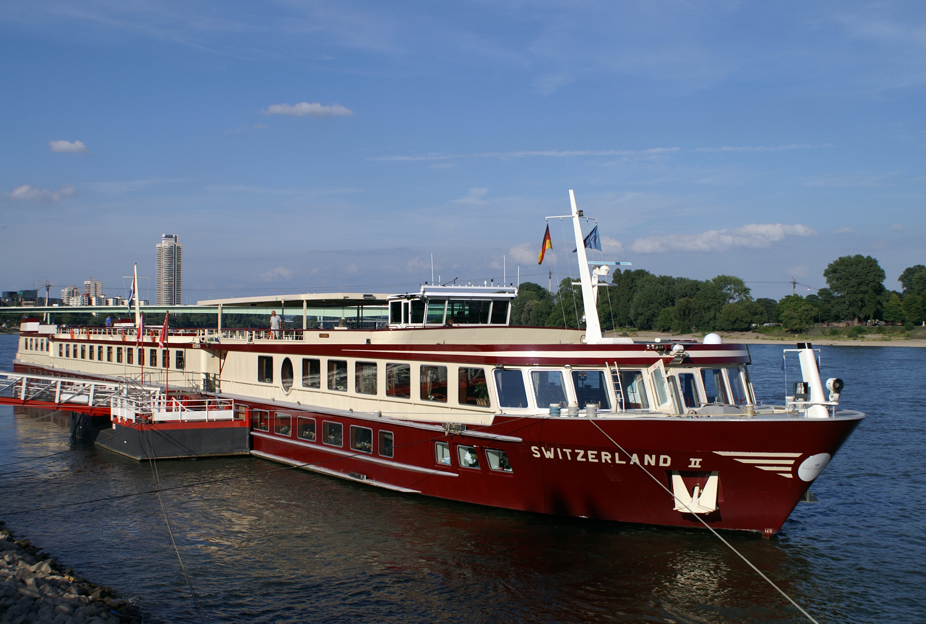 Switzerland II (ship, 1991) 011