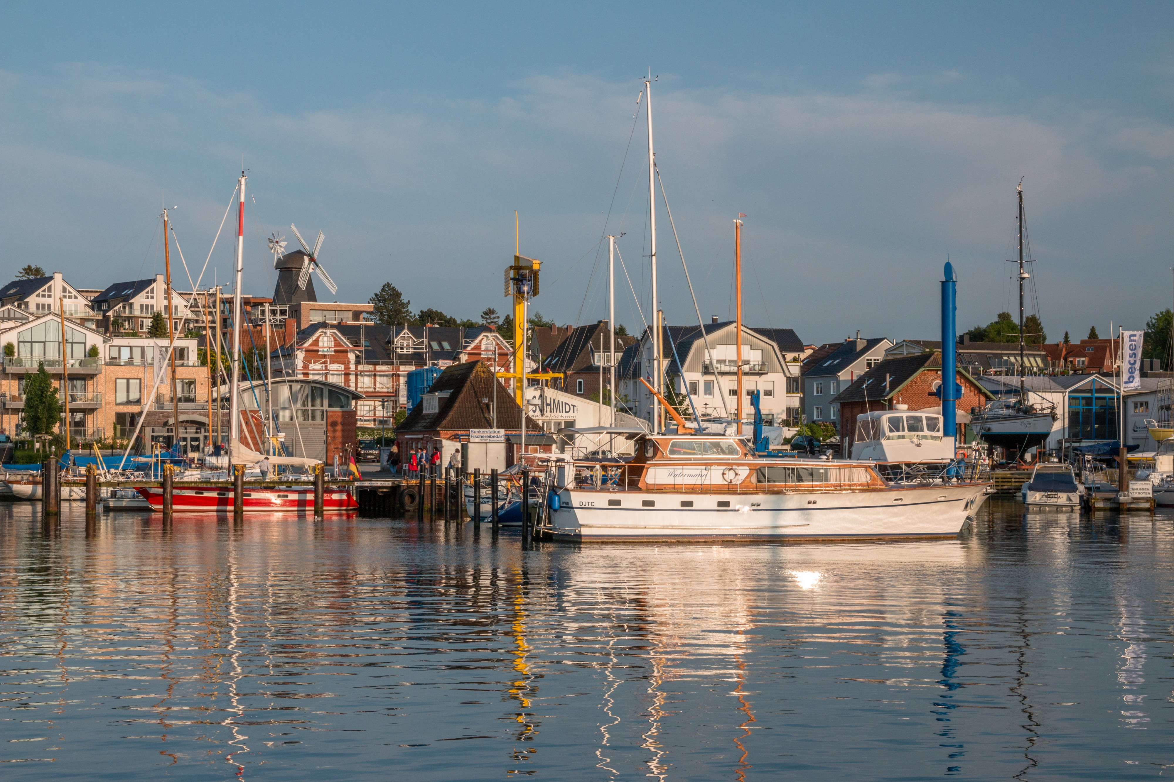 At the port of Laboe (26898841333)