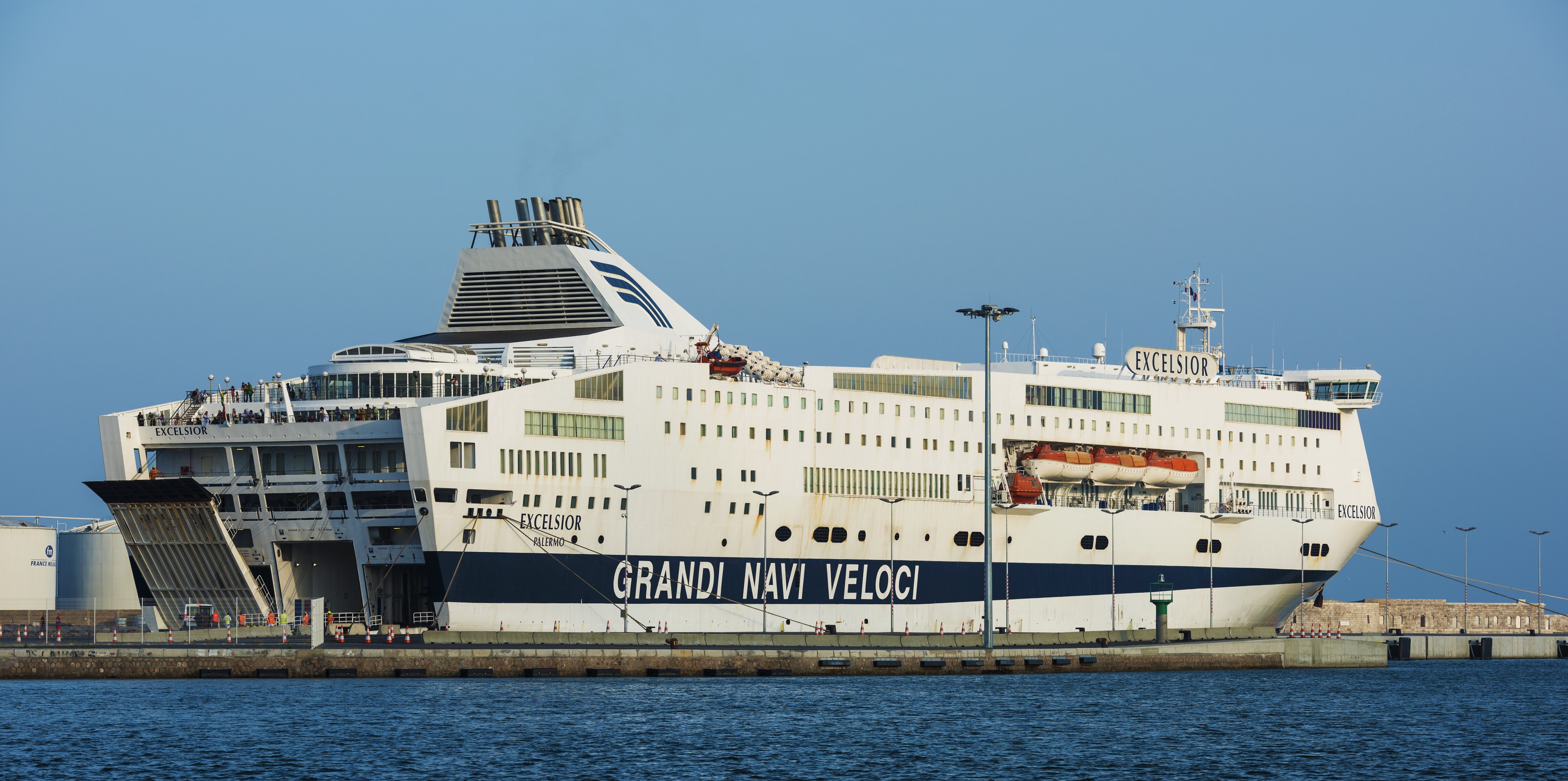 Excelsior (ship, 1999), Sète 01