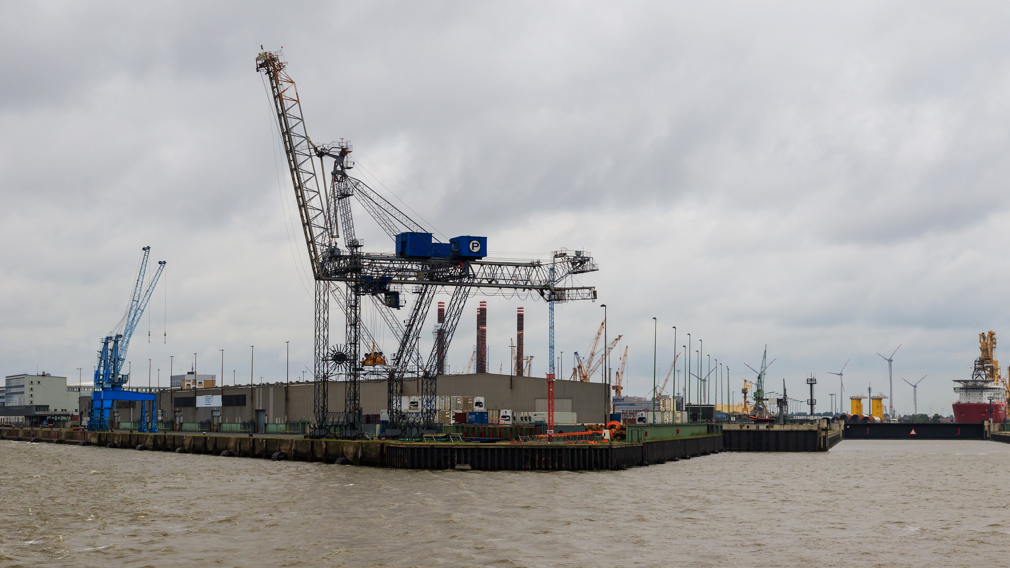 HB 2016-0607 photo34 Bremerhaven sea port
