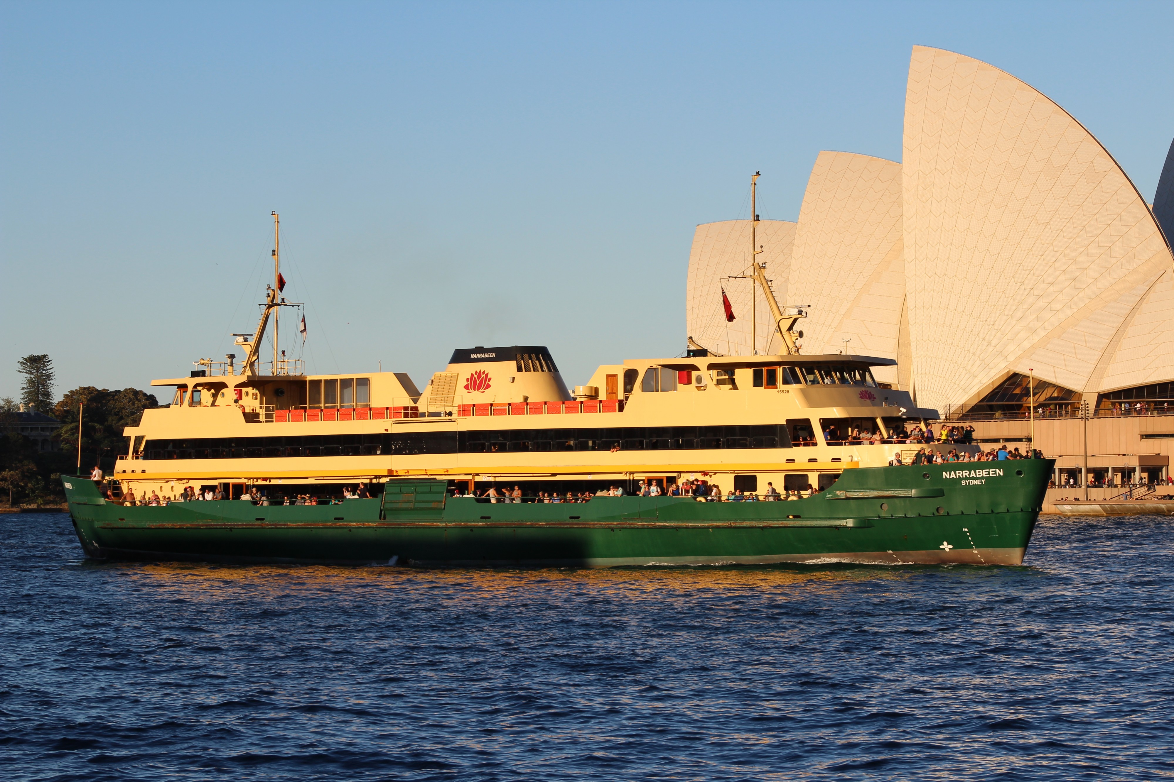 Narrabeen passing Opera House