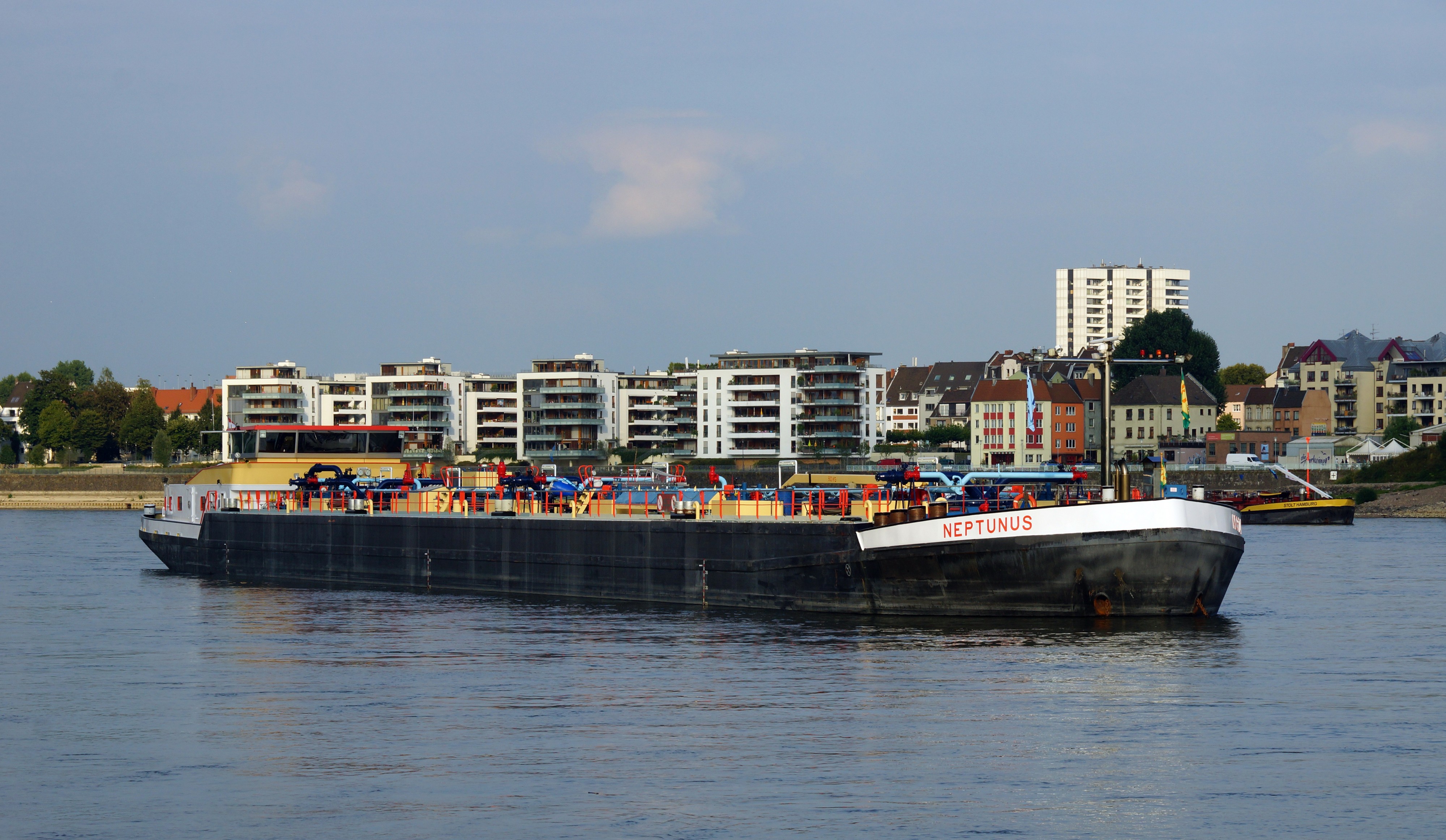 Neptunus (ship, 1987) 001