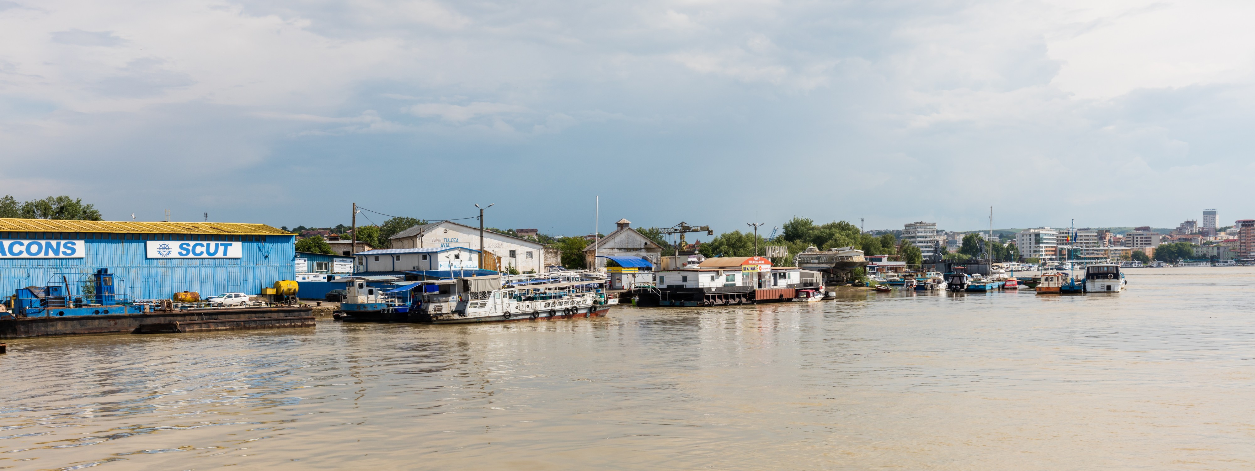 Puerto de Tulcea, Rumanía, 2016-05-28, DD 41