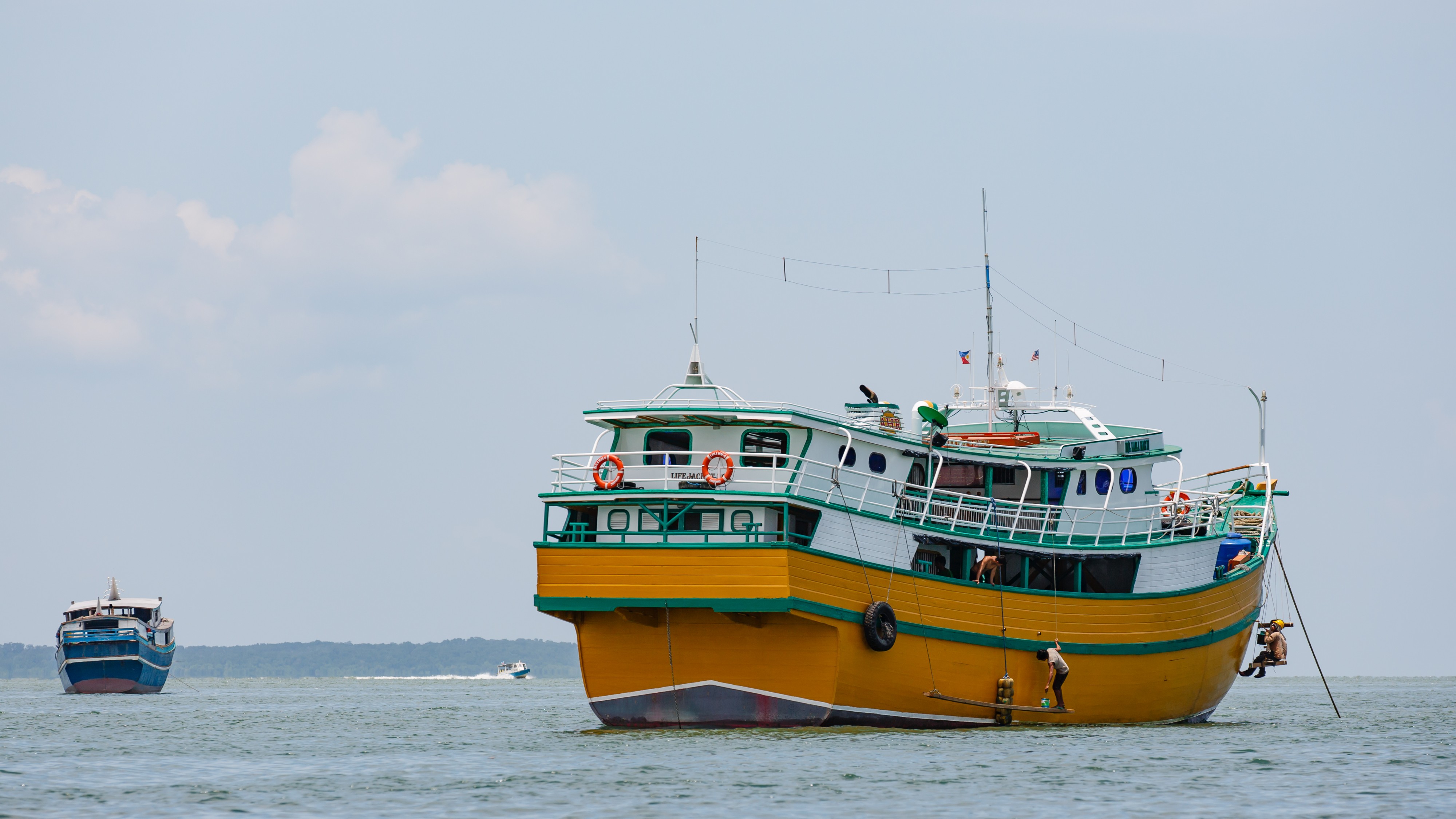 Sandakan-Bay Sabah Philippine-Merchant-Vessels-01