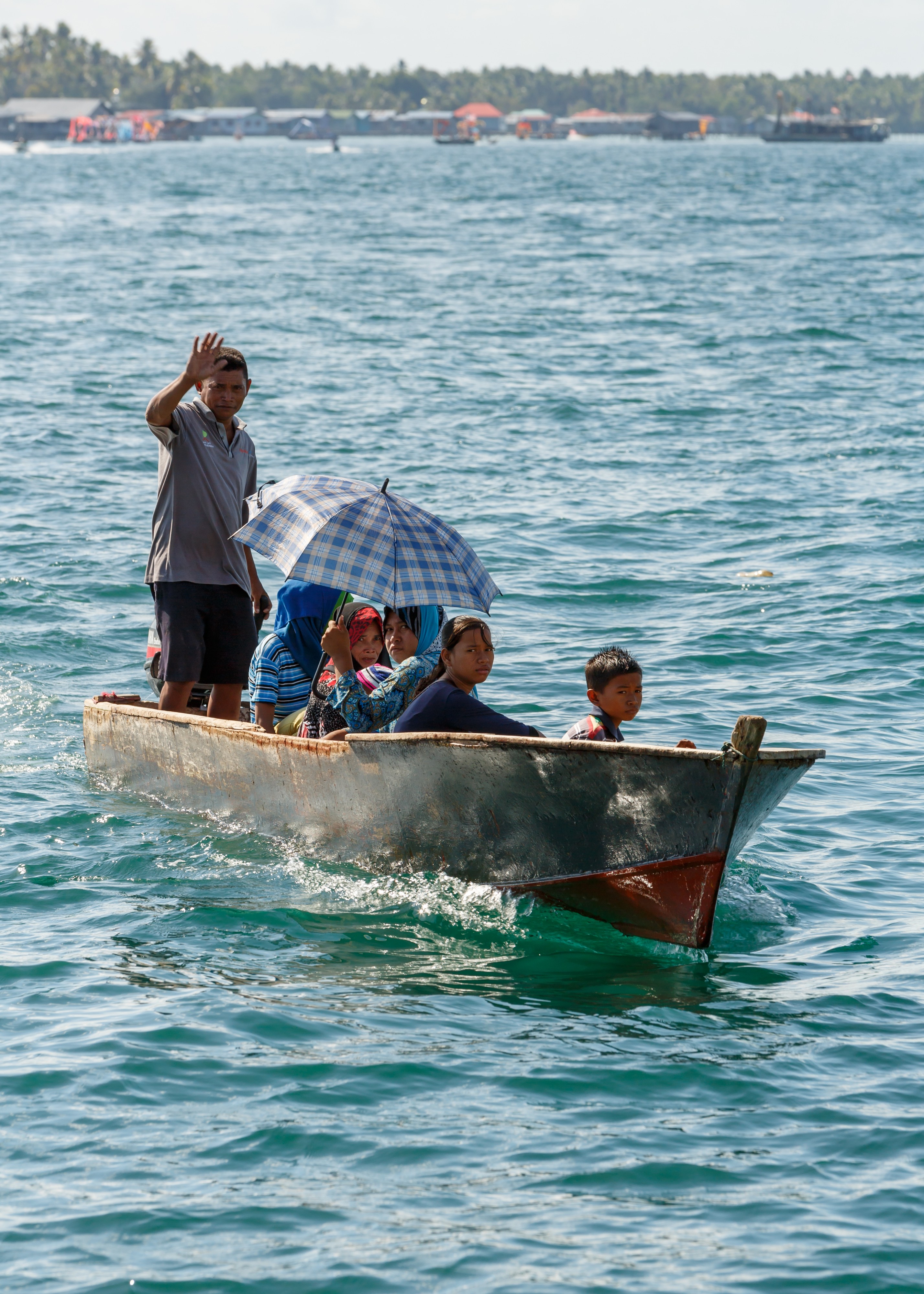 Semporna Sabah Water-taxi-01