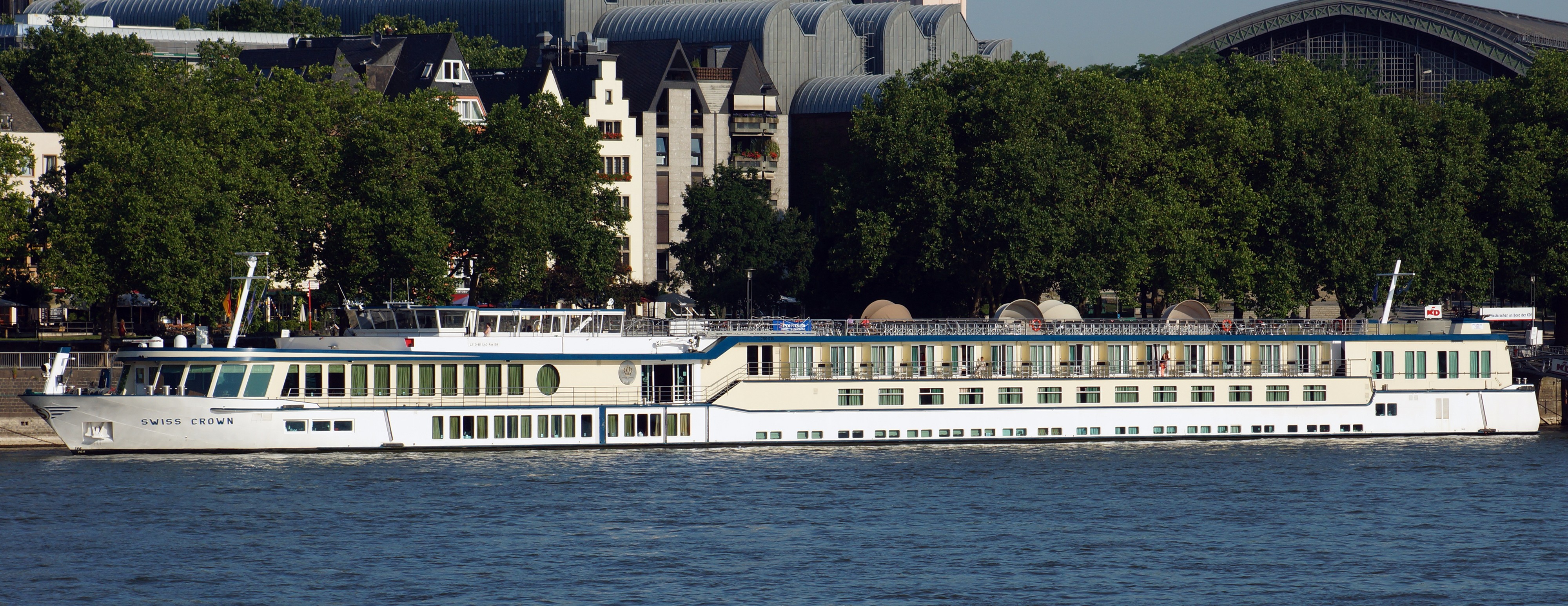 Swiss Crown (ship, 2000) 016