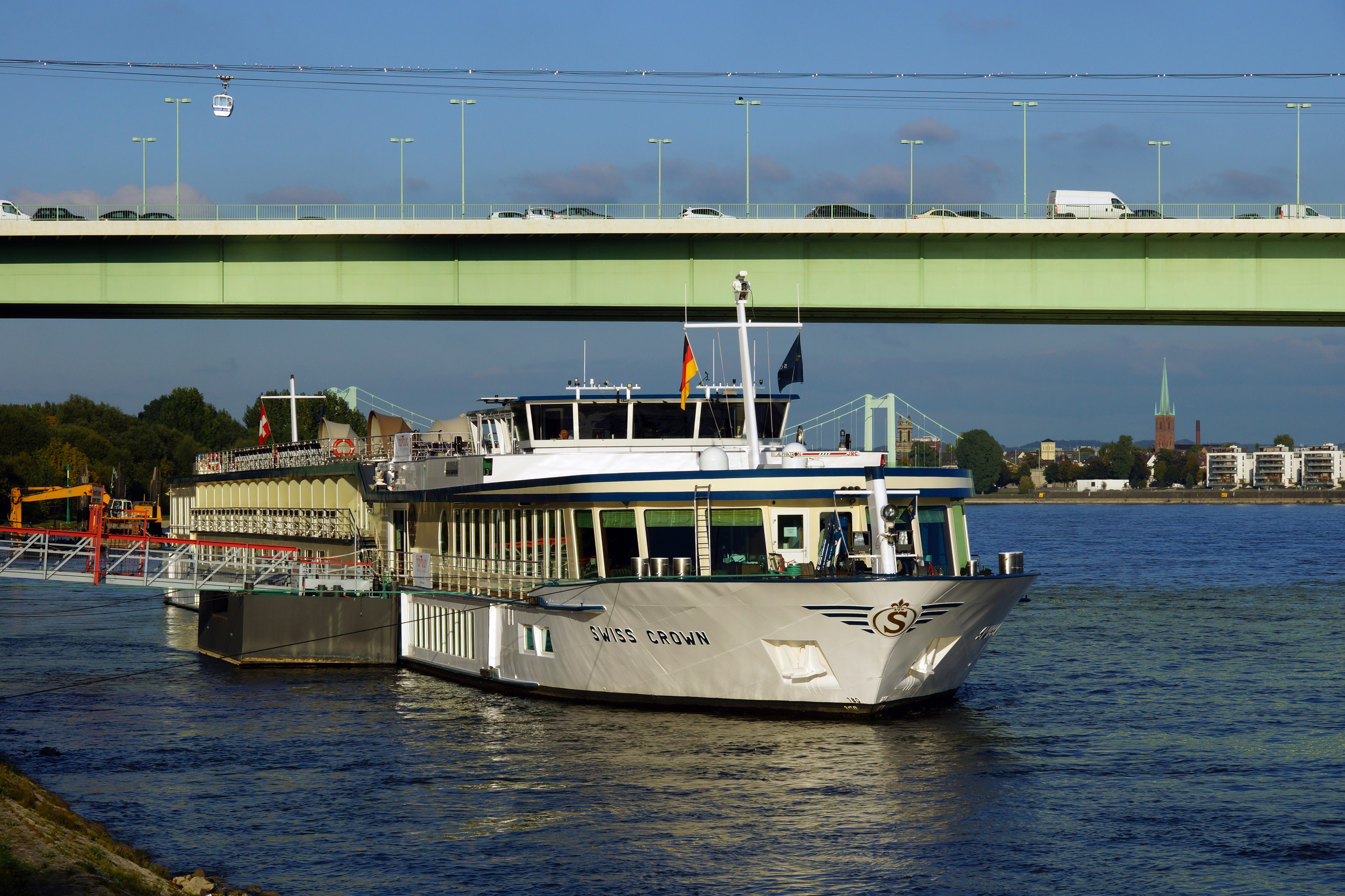 Swiss Crown (ship, 2000) 022