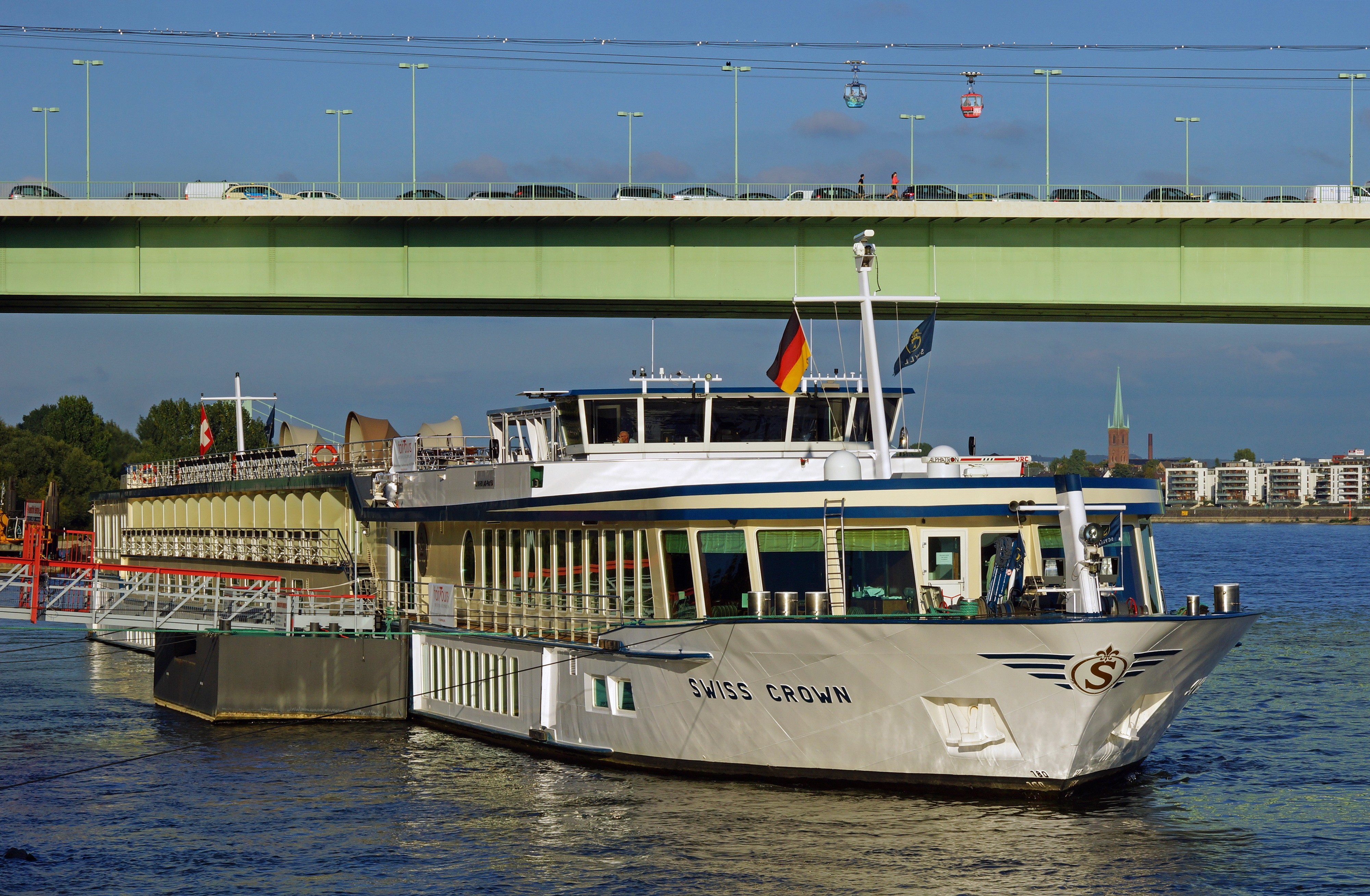 Swiss Crown (ship, 2000) 023
