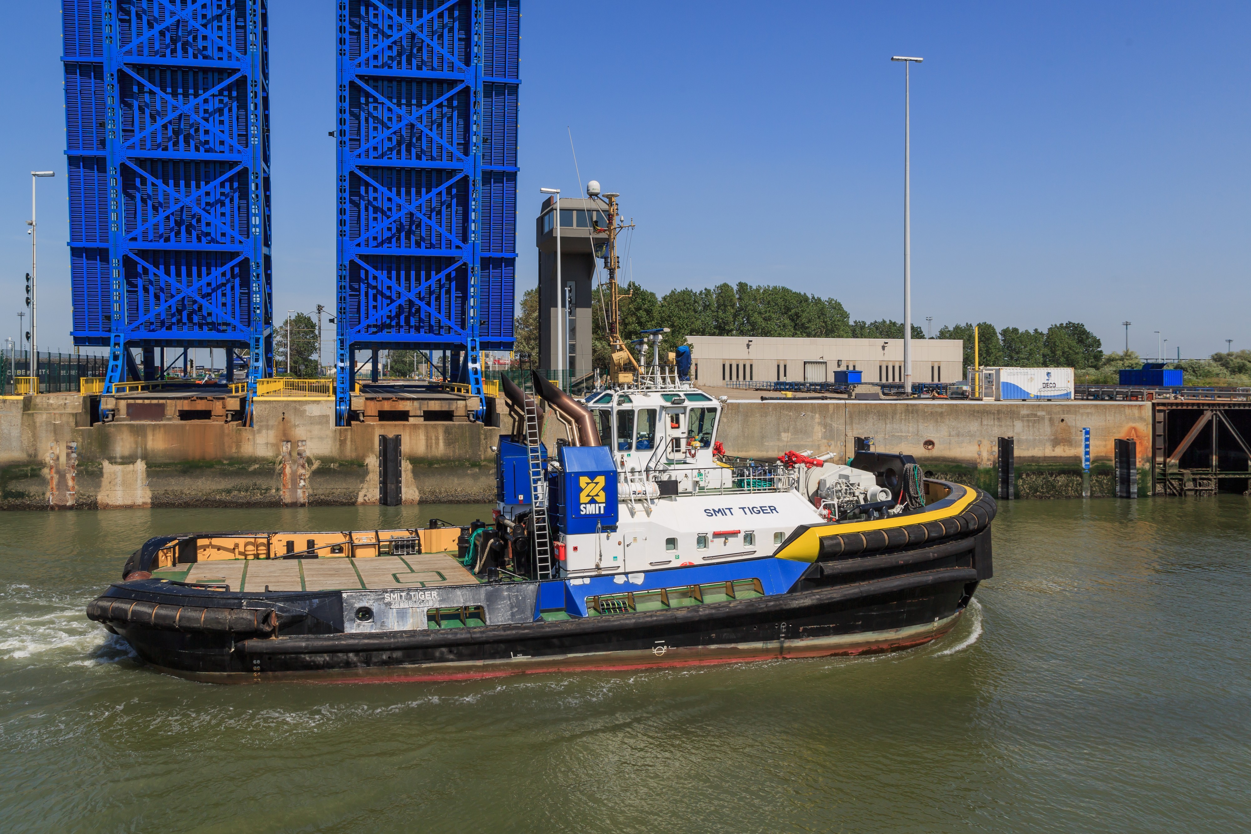 Zeebrugge Belgium Tugboat-Smit-Tiger-03