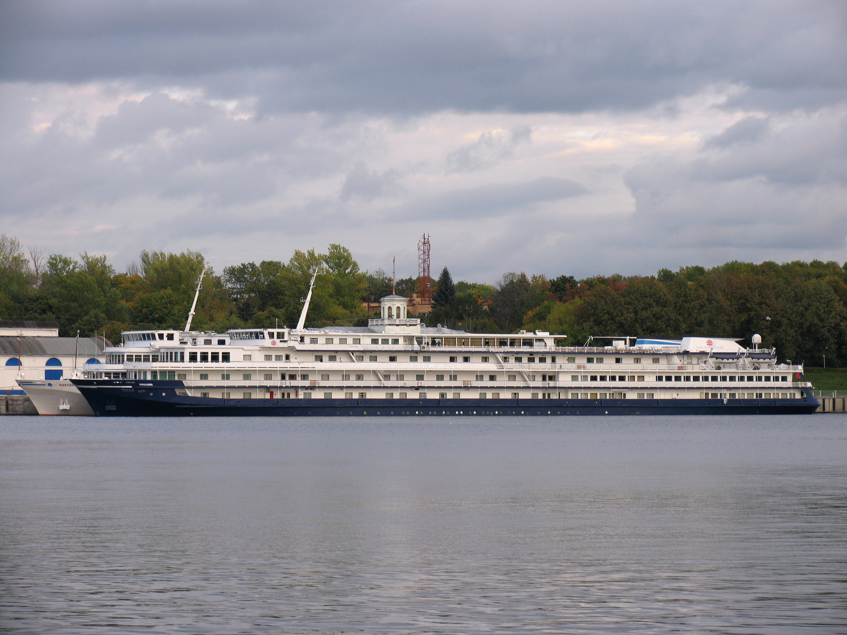 Tikhiy Don river cruise ship (1)