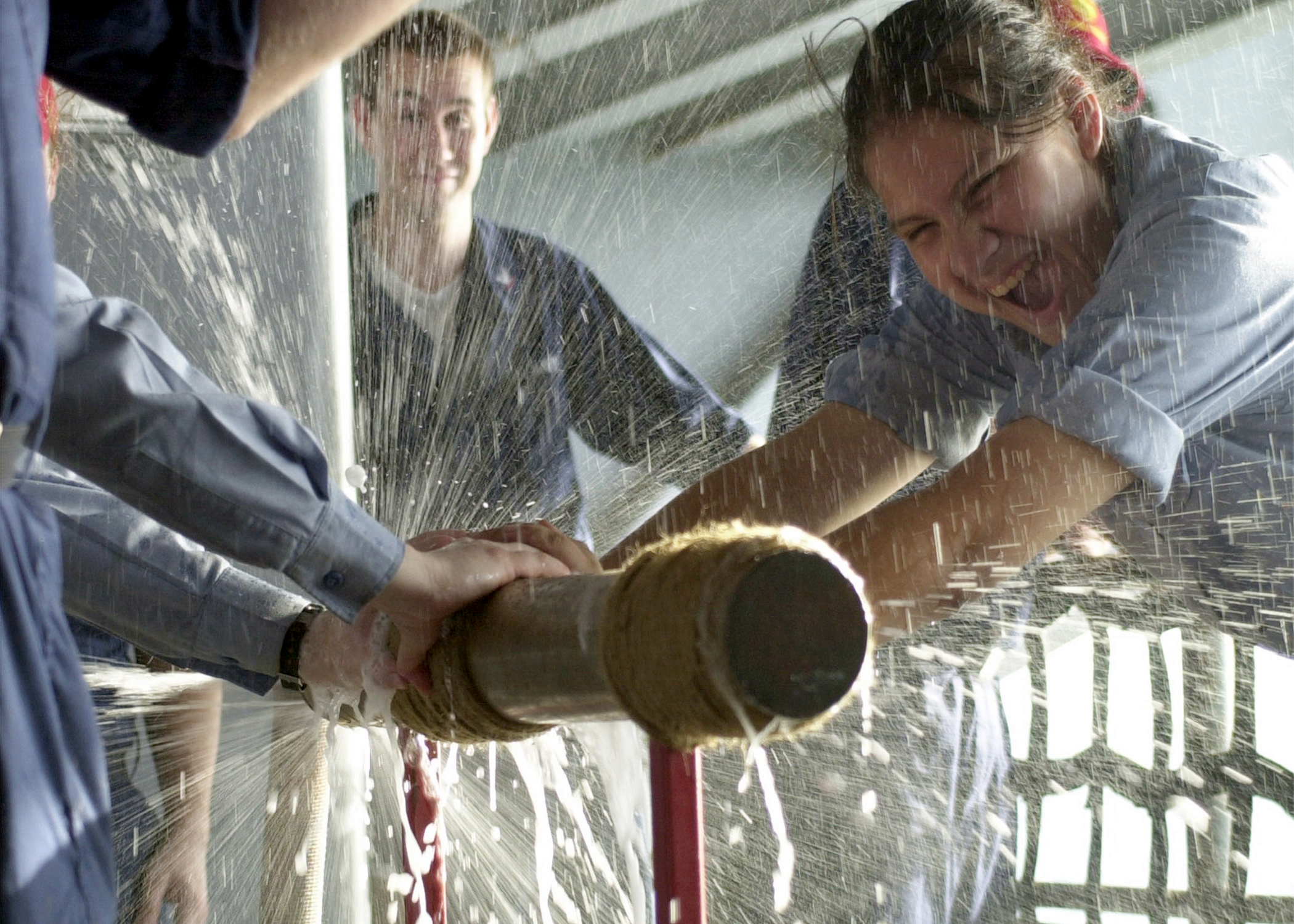 US Navy 021023-N-0119N-002 Pipe patching techniques during safety stand-down