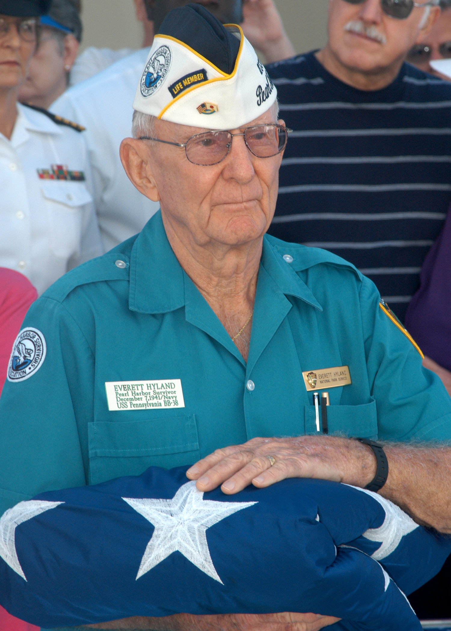 US Navy 031204-N-7391W-045 verett Hyland, the only remaining Pearl Harbor survivor who served aboard the battleship USS Pennsylvania