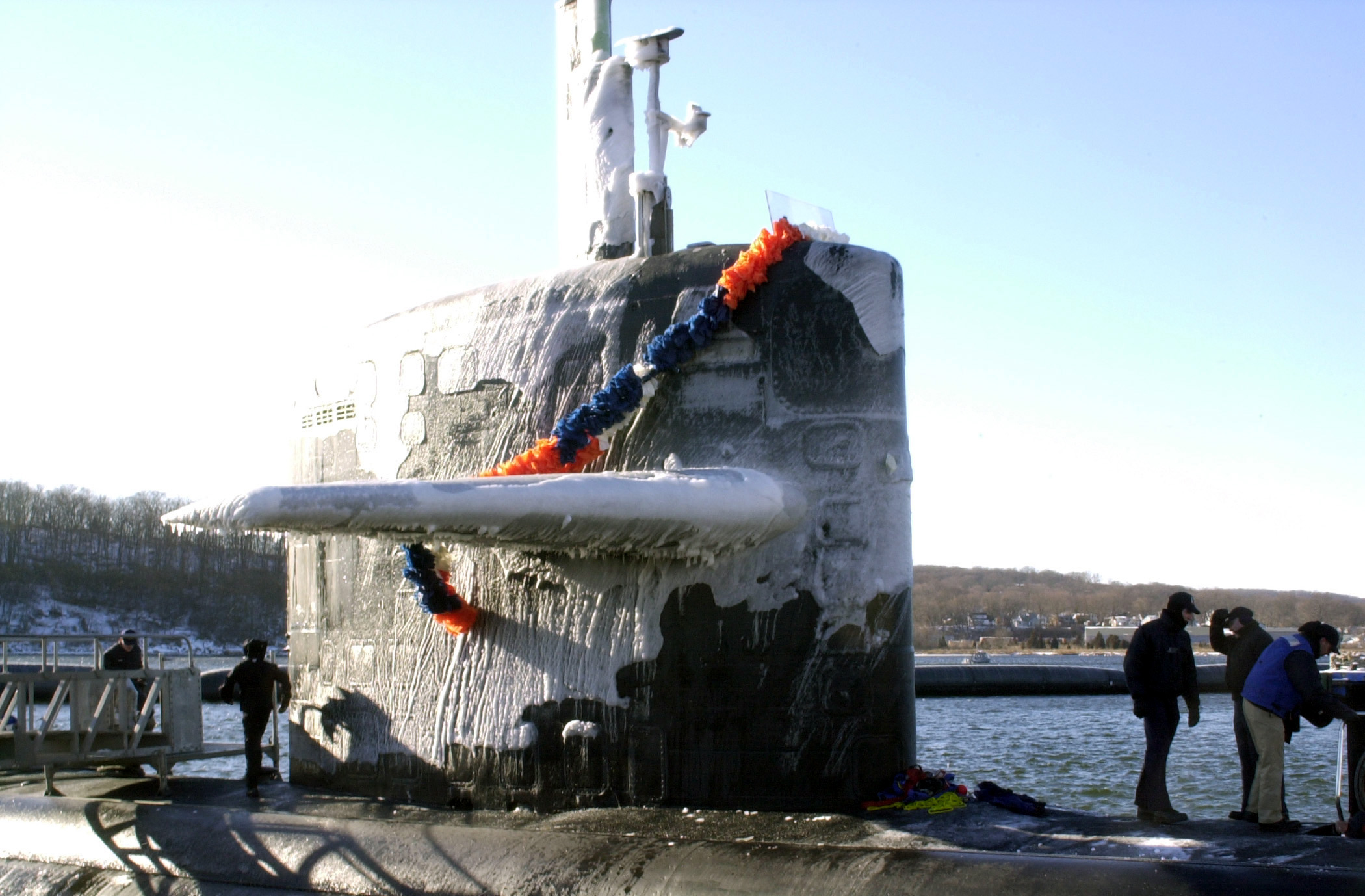 US Navy 040116-N-0247F-019 A sheet of ice covers the sail of the Los Angeles-class attack submarine USS Memphis (SSN 691)