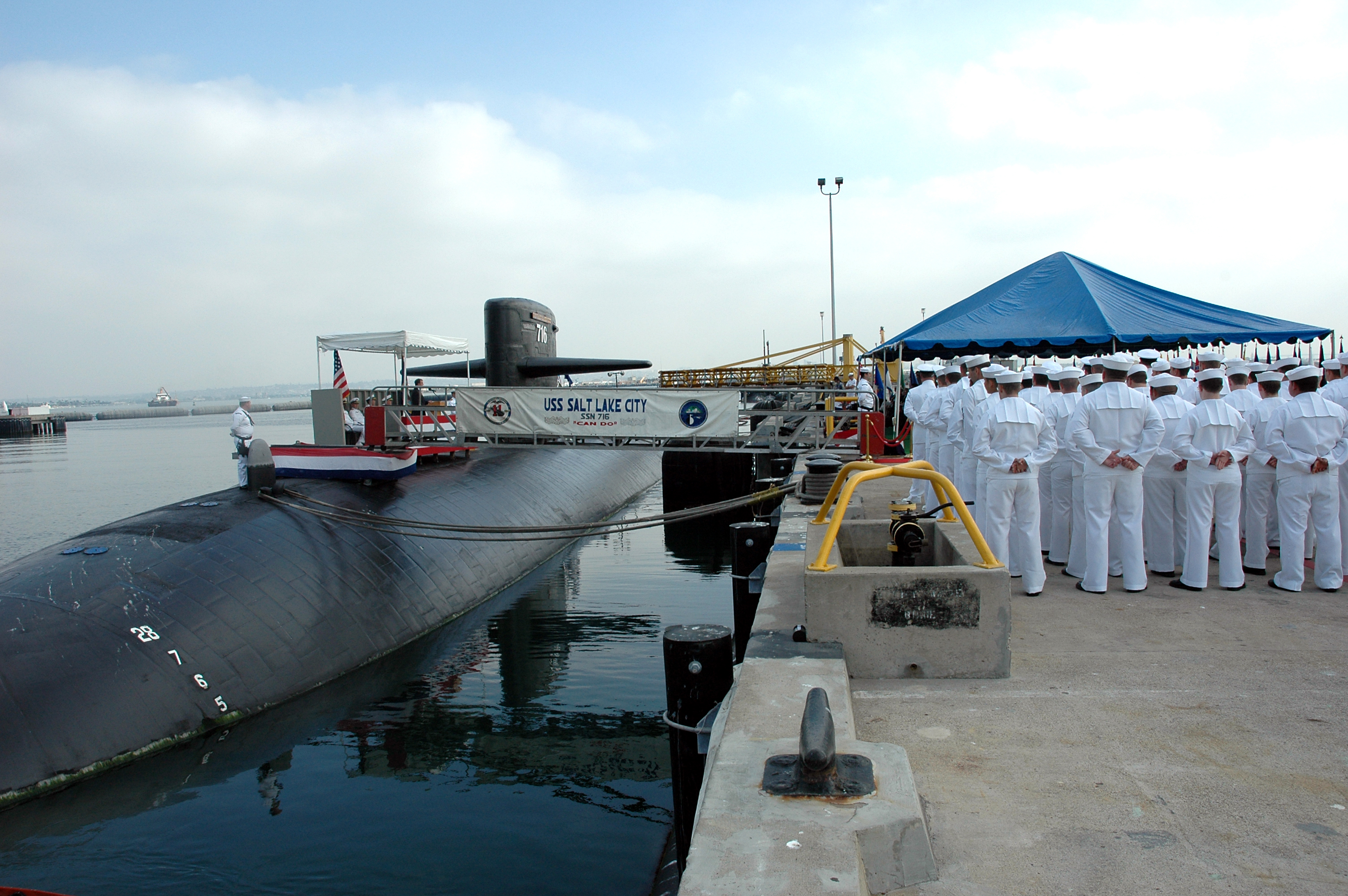 US Navy 051026-N-1577S-041 The crew of the Los Angeles-class fast attack submarine USS Salt Lake City (SSN 716) stand in ranks during the boat^rsquo,s inactivation ceremony