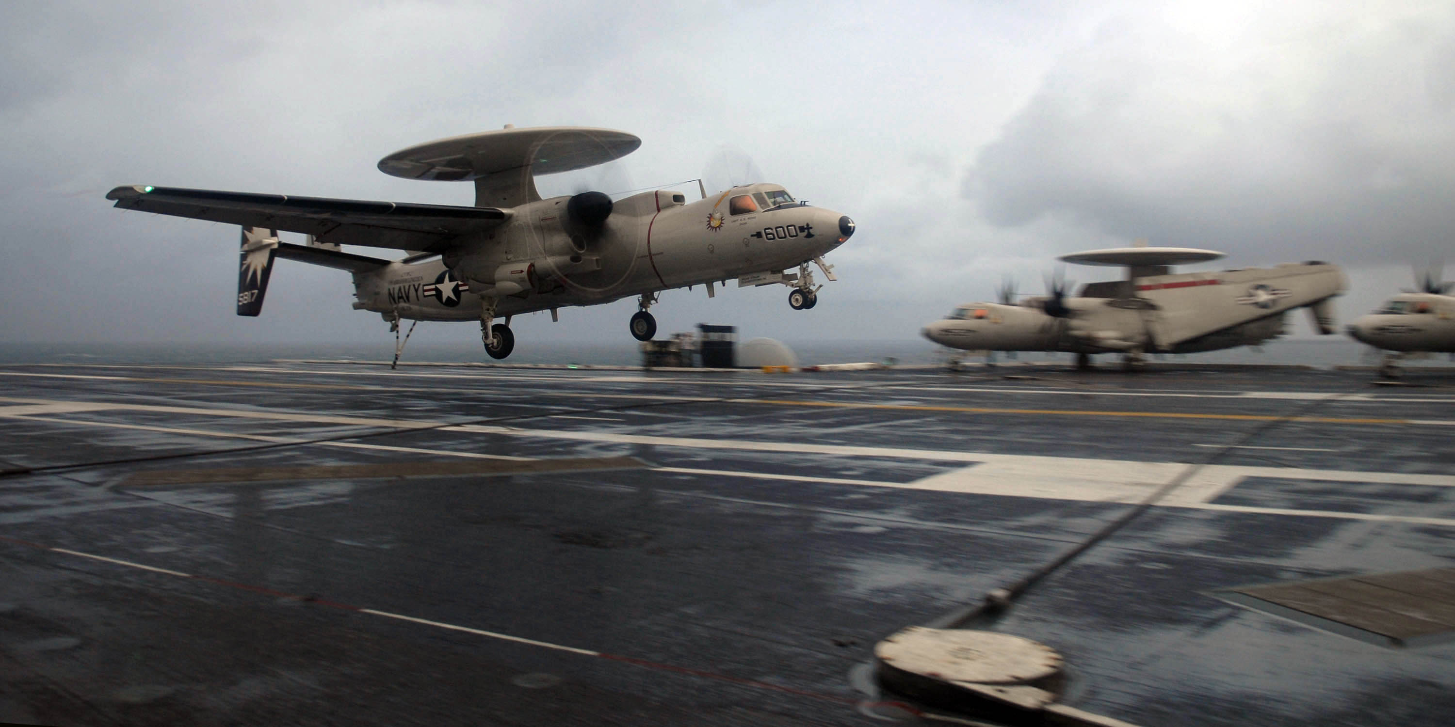 US Navy 080123-N-7981E-047 An E-2C Hawkeye, assigned to 