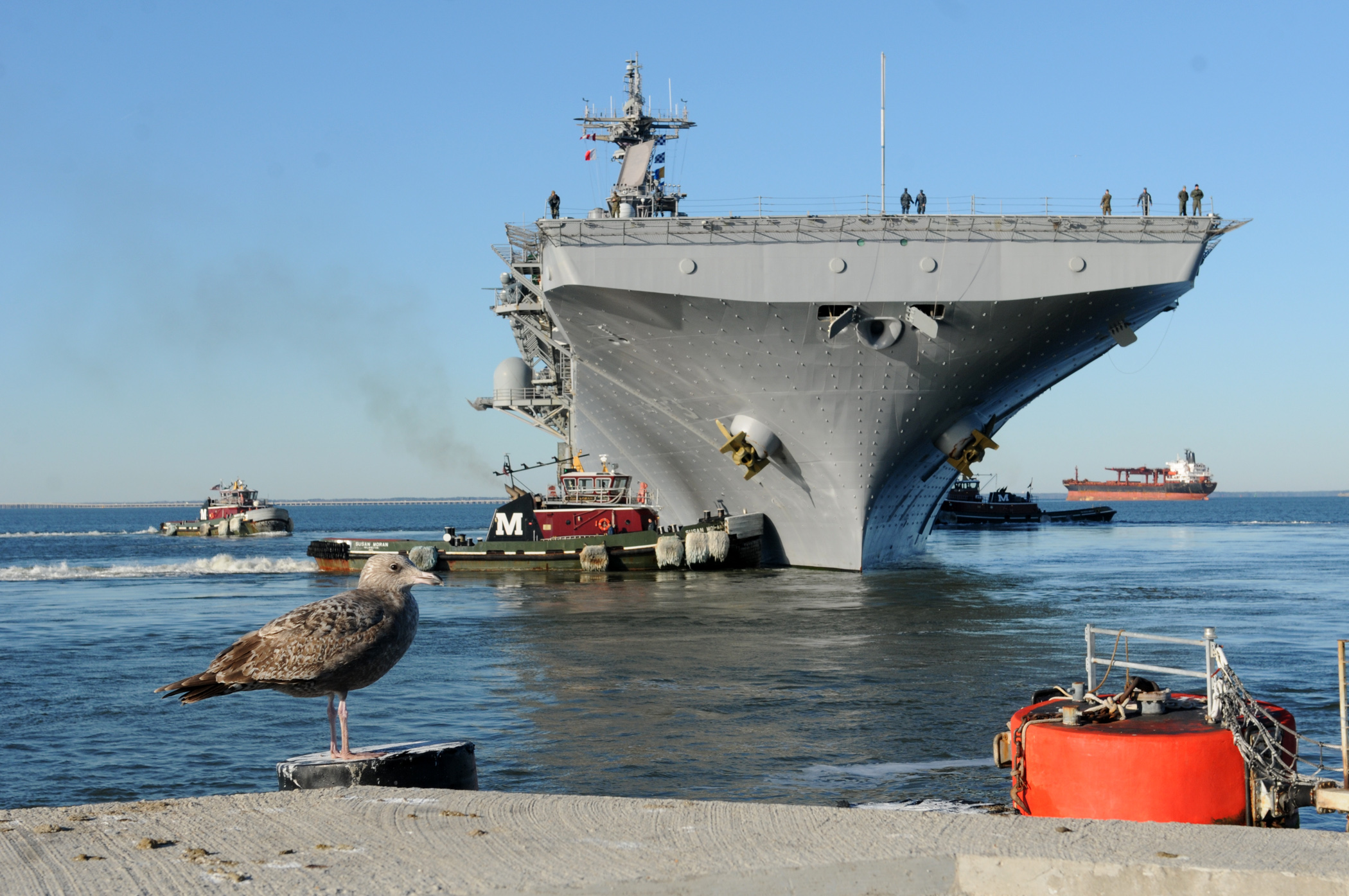US Navy 120130-N-XB816-103 Amphibious assault ship USS Kearsarge (LHD 3) gets underway for Exercise Bold Alligator 2012 (BA2012)