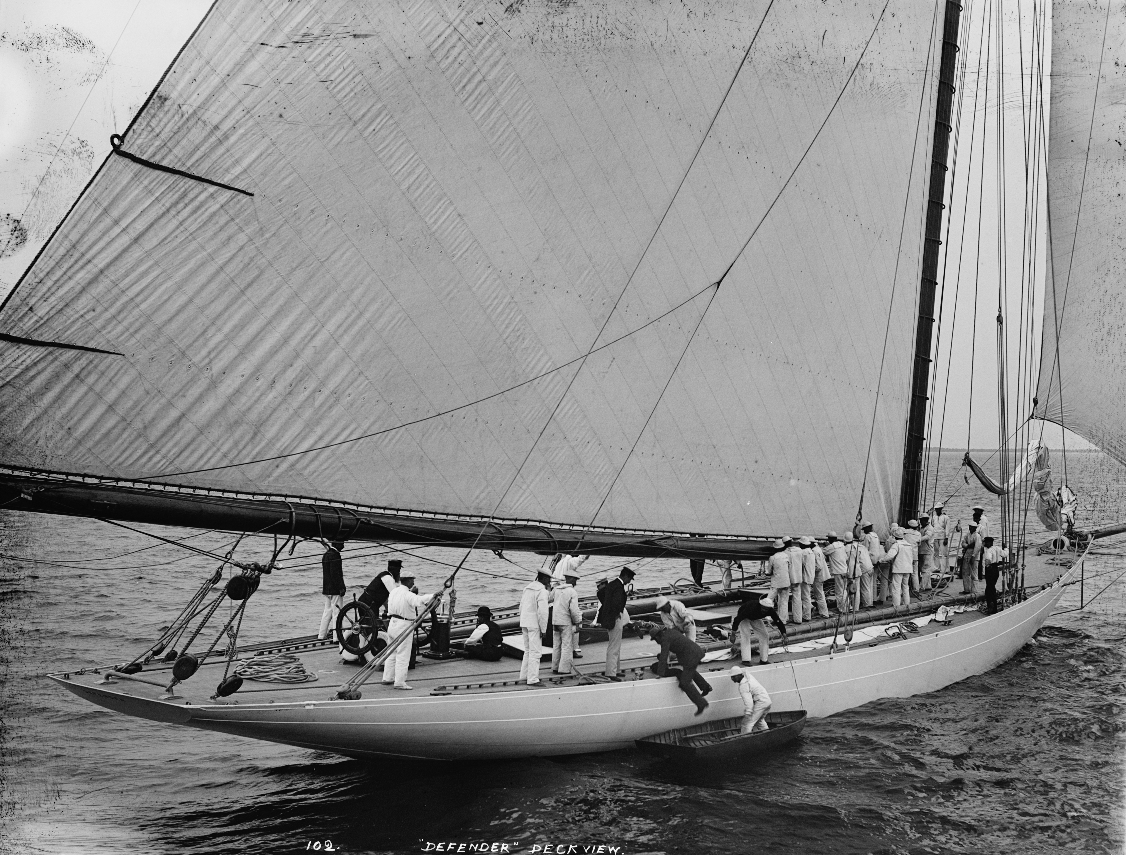 Yacht Defender